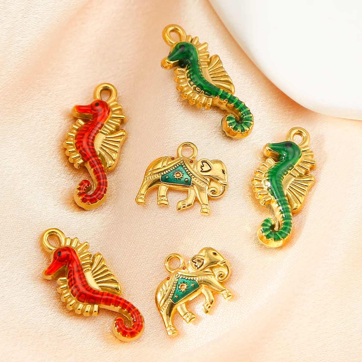 

HIYEE, 5 шт., разноцветные эмалевые подвески в виде морских коньков и слонов, позолоченные, для изготовления украшений своими руками, для ожерелий, браслетов, поделок