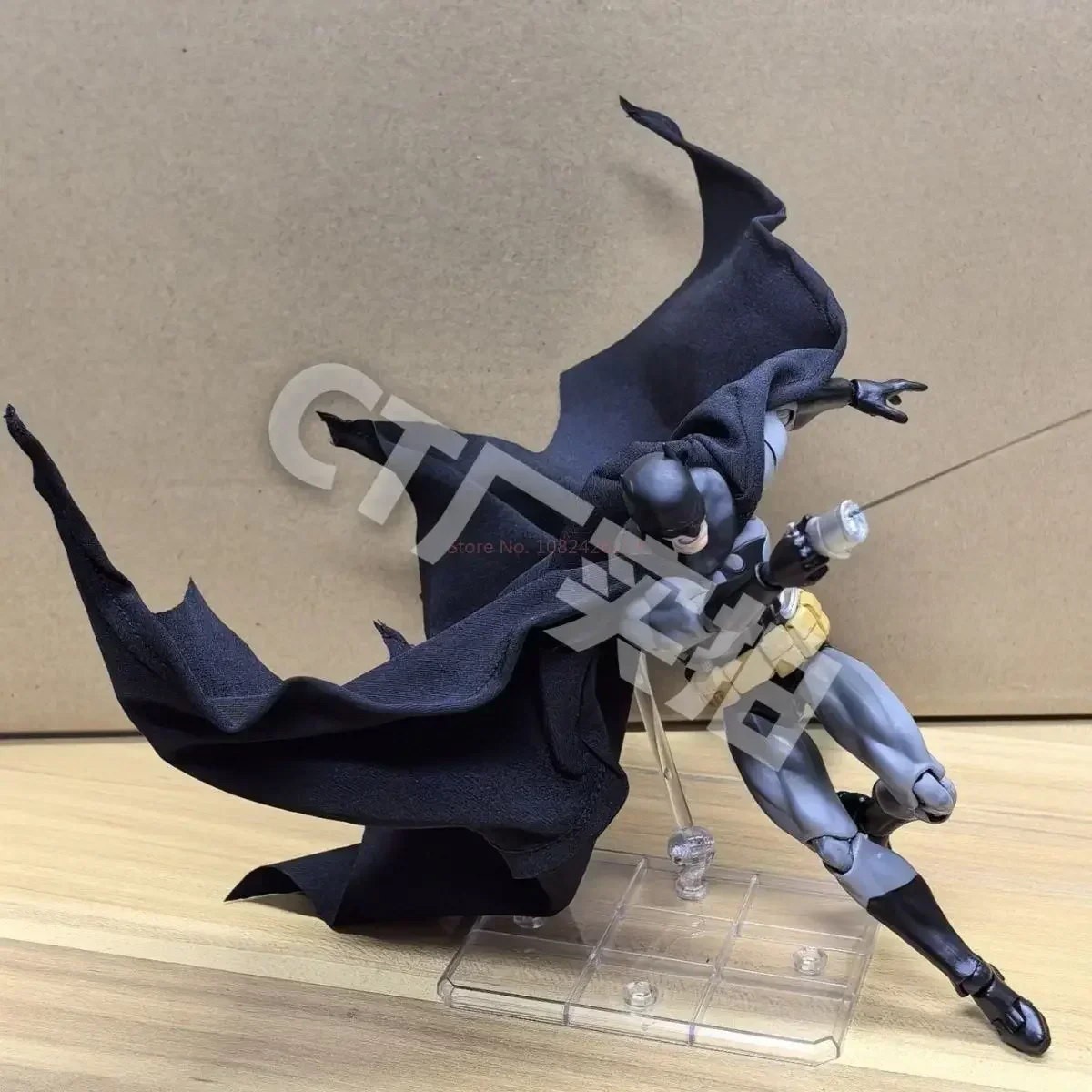 CT Toys Batman Mafex 126 – 2025 New Batman Action Figure – DC Justice League Hush – The Dark Knight Collection Toy view 3