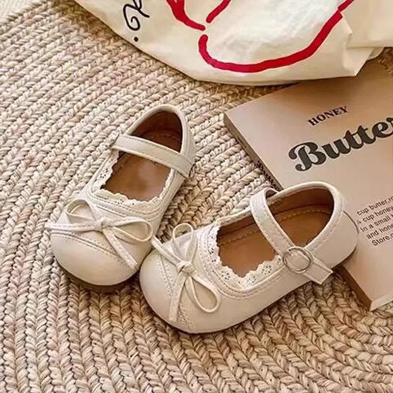 Toddler Leather Shoes Versatile Sweet Girls Flat Shoes with Simple Bows 2026 New Fashion Baby Walking Shoes Princess Style Soft