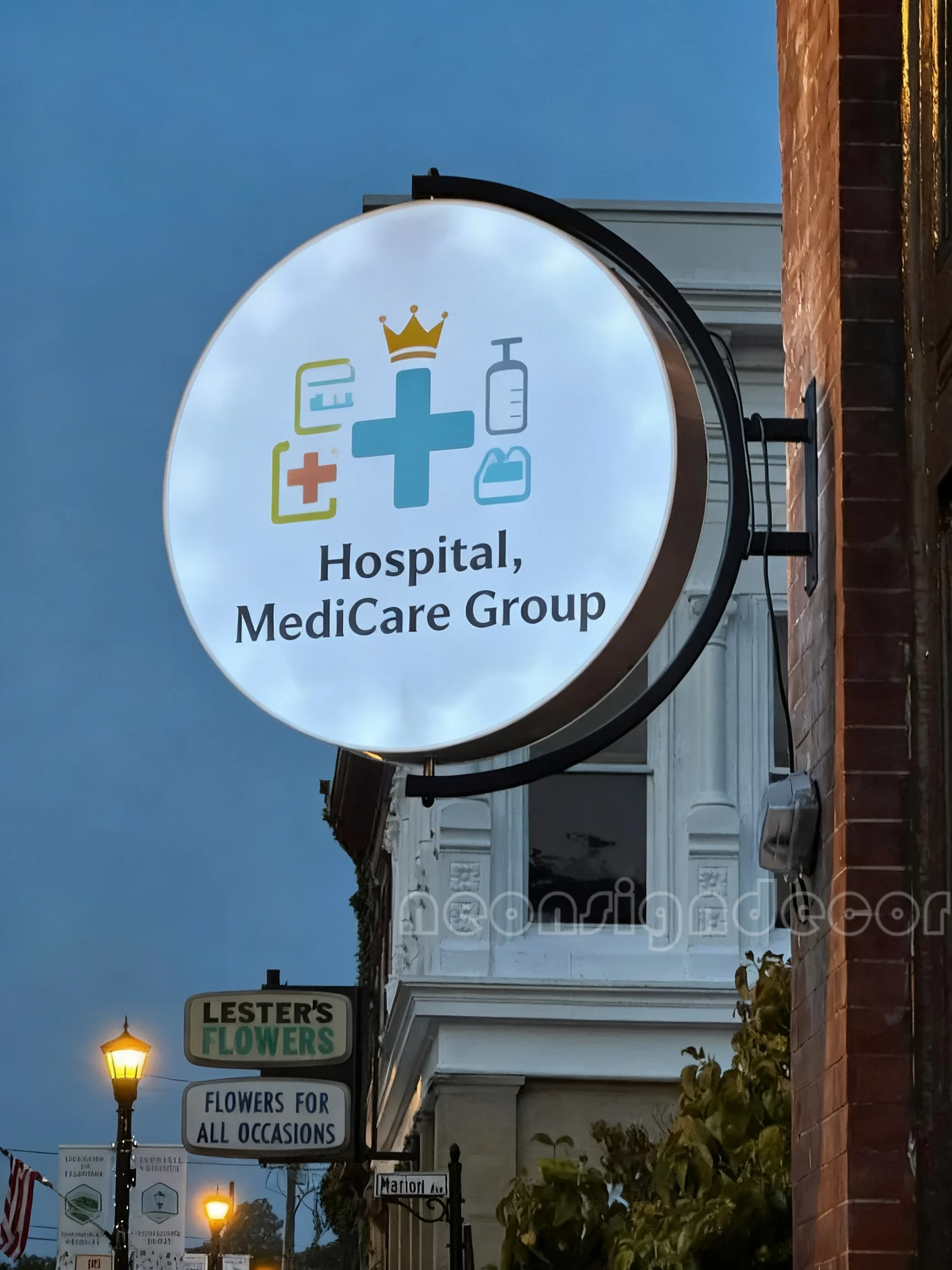 Hospital 360 Rotating Sign, Outdoor Light Box, Business Sign, Personalized Logo Sign, Double Sided Lighting Sign