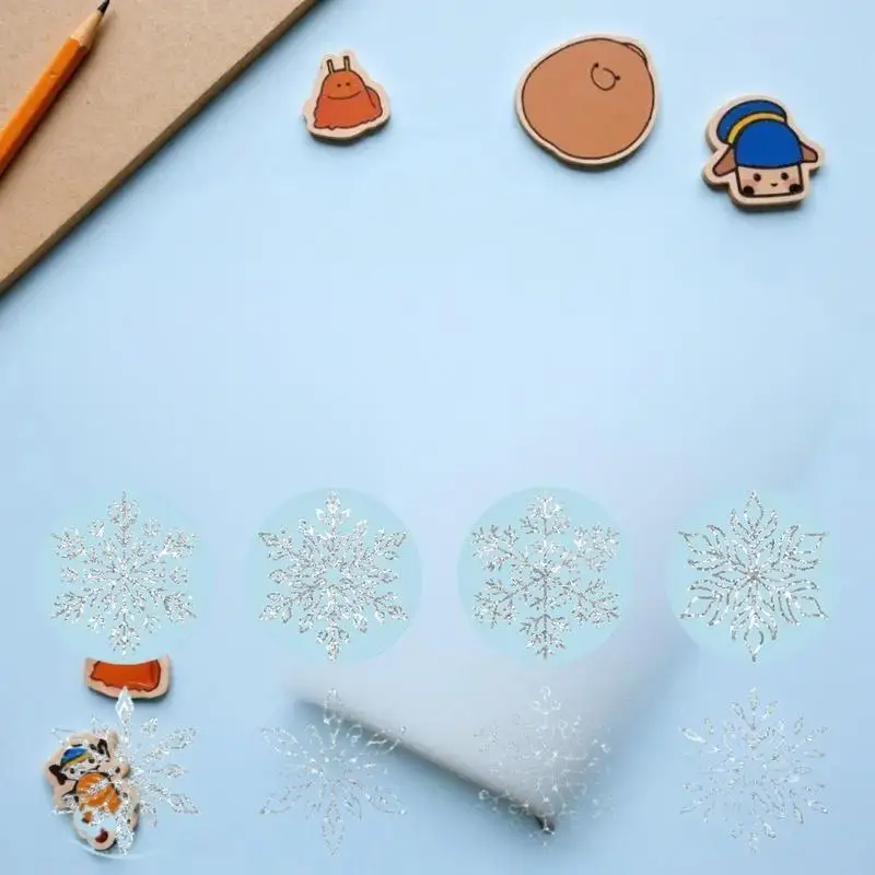 500 Lembar/Rol Stiker Kepingan Salju Transparan Stiker Label Natal untuk Hadiah Anak-anak Dekorasi Amplop Paket Kue Alat Tulis