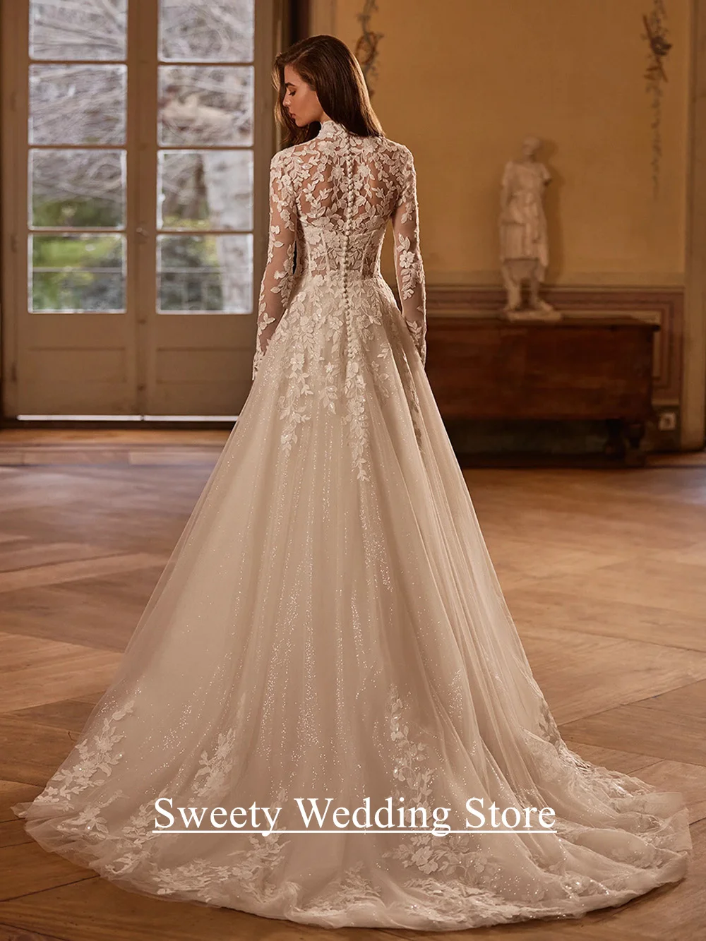 Customized Sweetheart Wedding Dress with Long Sleeves Bolero Jacket Sequined Applique Glitter A Line Bridal Gown for Bride