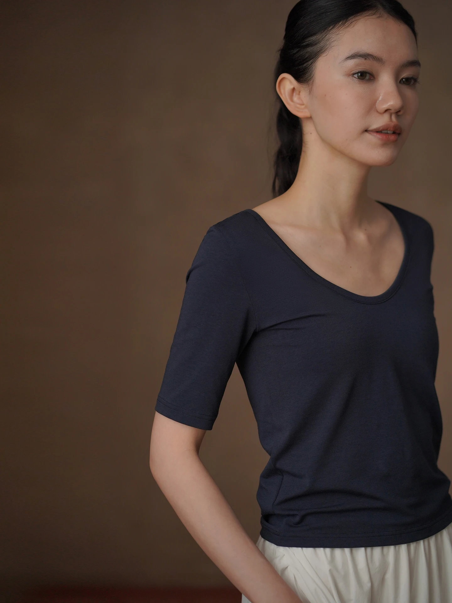 

Elegant Ballet Practice Studio Two-Way Wear U-Neck T-Shirt Elastic Breathable Mid-Sleeve Slimming Commute Top for Ladies