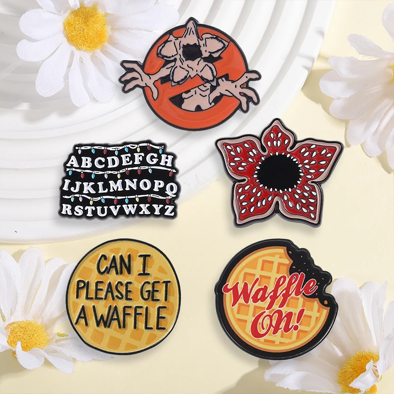 2-12 Stück/Set Anime-Spiel TCG Magic Energy Types Abzeichen Emaille-Pins Pop Rock Band Anime Turbo Granny Cat Maomao Brosche Schmuck Geschenke – Detail 17
