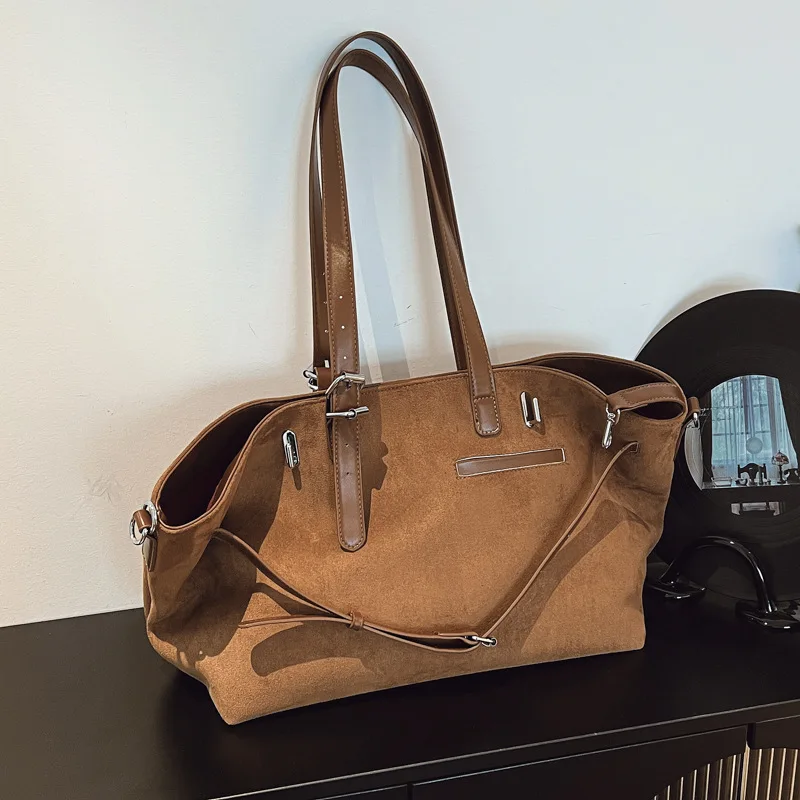 

2025 Winter Spacious Shoulder Bag, Casual Underarm Purse for Women, Travel Day to Night Crossbody, Versatile Sling Bag, Textured