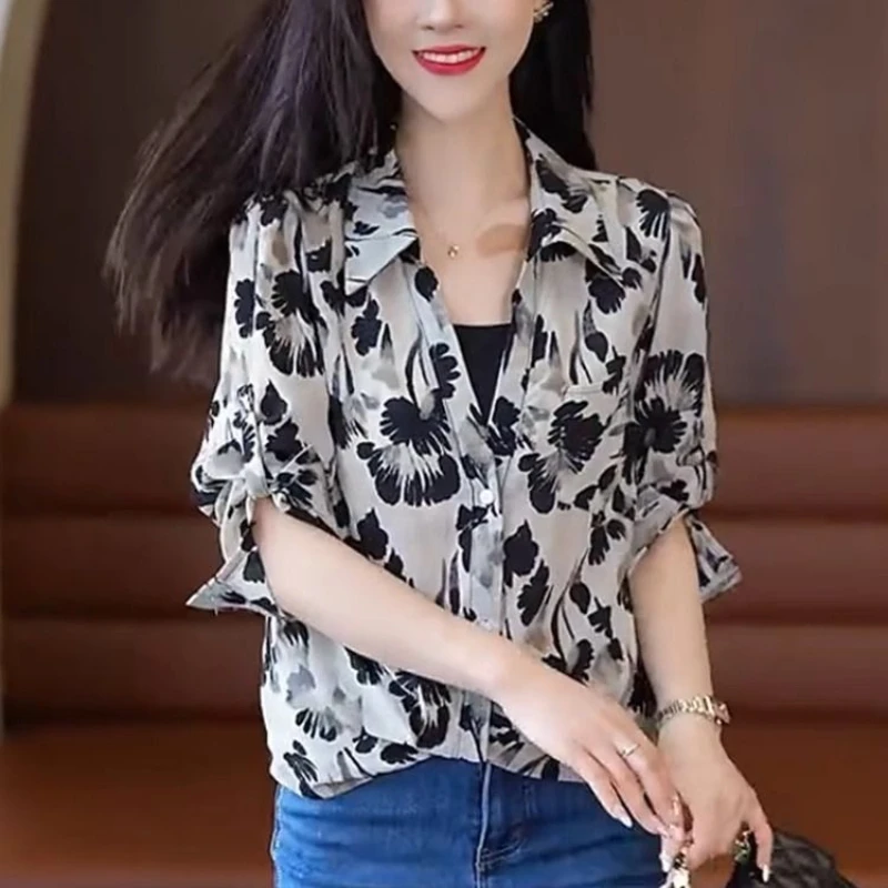 2024 New Summer Chinese Style Fashion Fake Two Pieces Short Sleeved Blouses Printed Polo Collar Patchwork Women\'s Shirt Top