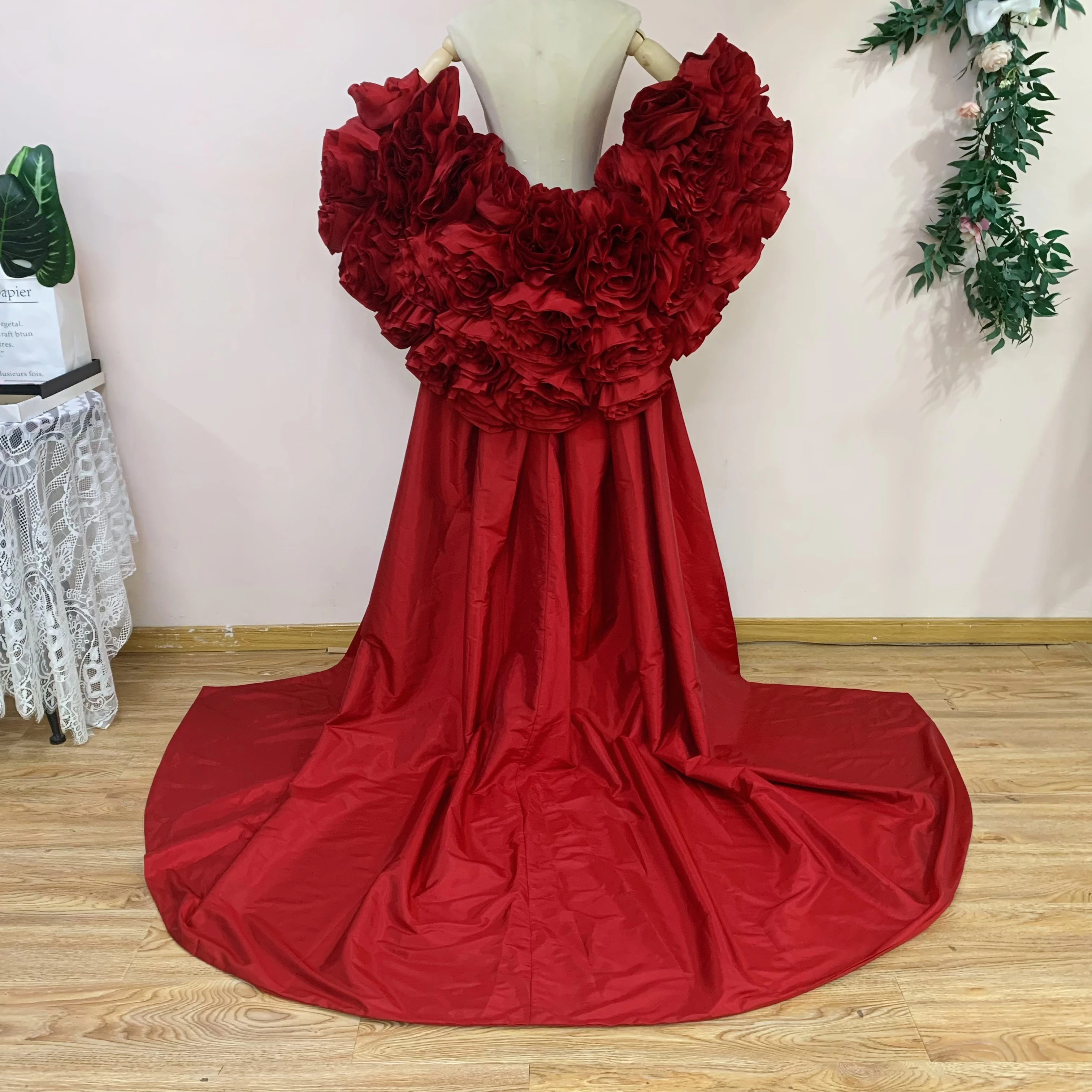 Luxury Rose Taffeta Flowers Cape For Wedding Evening Party Long Bolero Jacket With Sleeves Court Train Outfit Lady Wraps Fashion