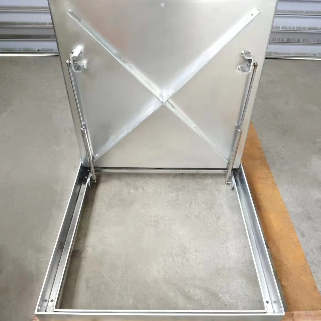 

Aluminum Manhole Cover 304 Stainless Steel With Water Channel