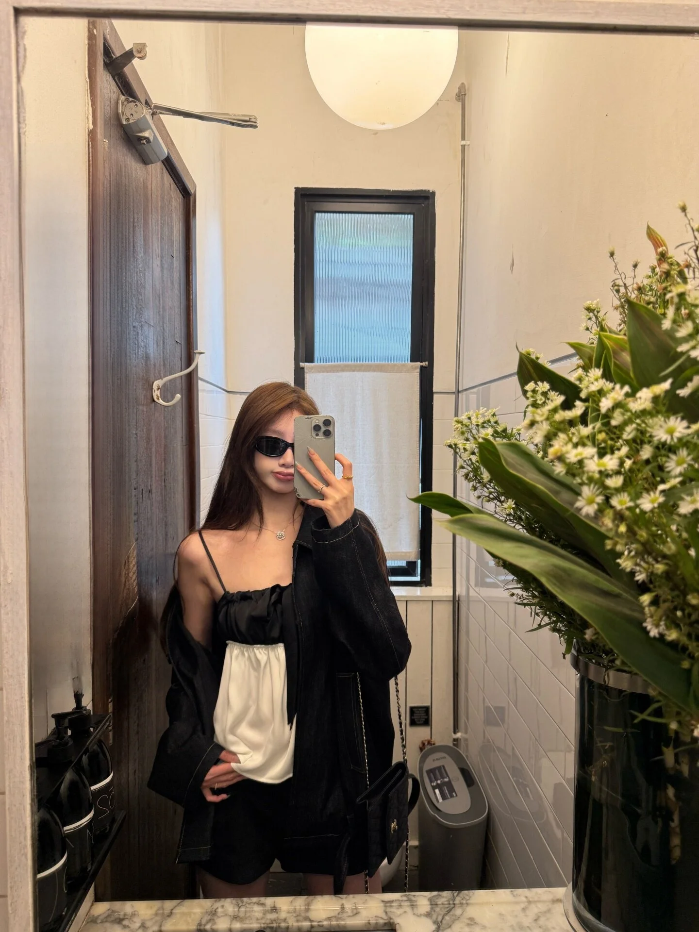 

Женский летний/весенний свободный топ Yangzifan Bla White Color Blo Design на бретельках из полиэстера