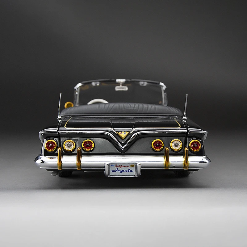 สินค้าใหม่ในสต็อก รถเหล็กหล่อจำลอง Chevrolet Impala ปี 1961 ขนาด 1:18 ยี่ห้อ Sunstar พร้อมฟังก์ชั่นยก ของตกแต่ง ของเล่นสั่งทำพิเศษ ของขวัญคริสต์มาสสำหรับเด็ก