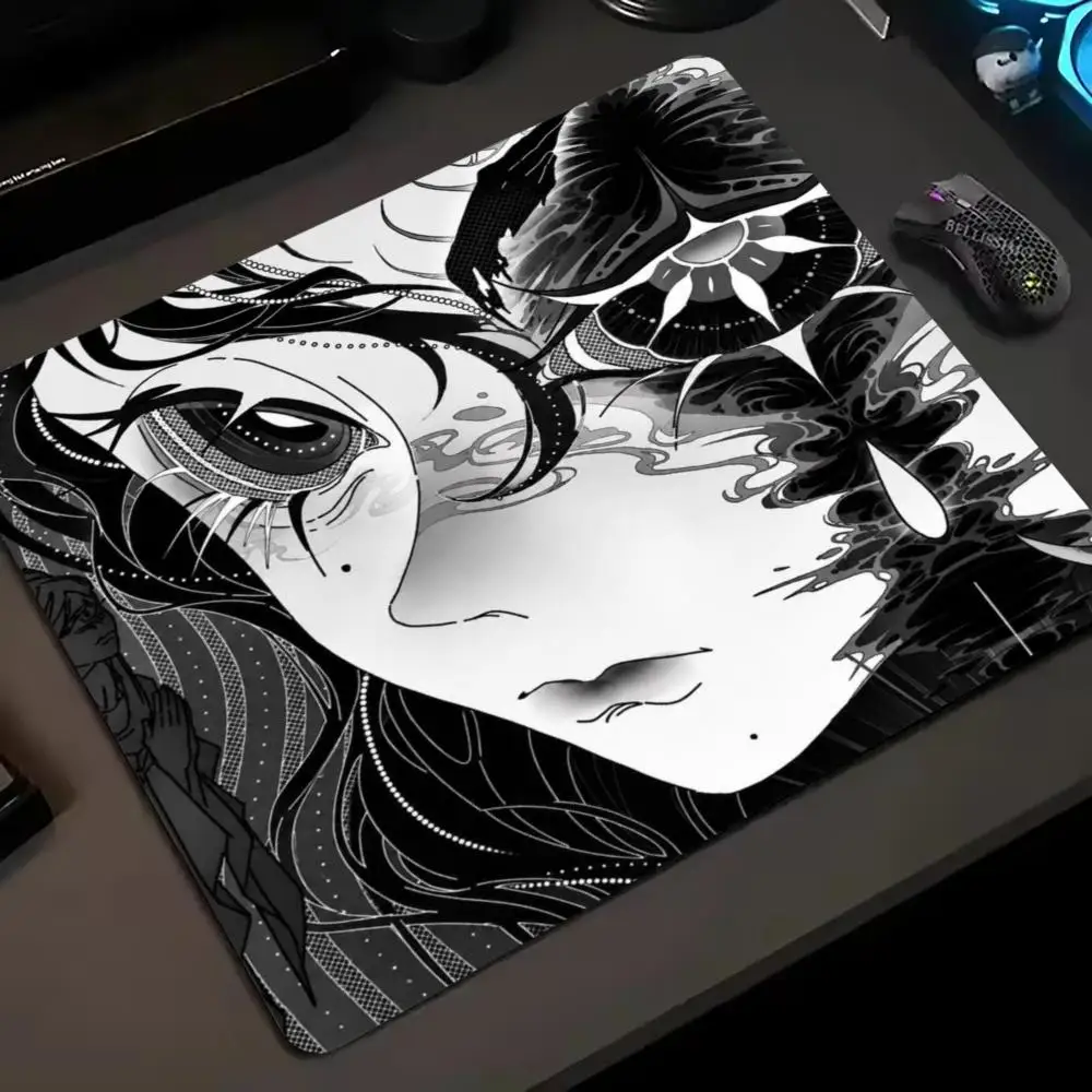 E-sports Gothic Lady Small Mouse Pad 45X50 Gaming Laptop Mousepad Gamer Carpet Keyboard Mat Desk Guard Psychedelic Anime Mat