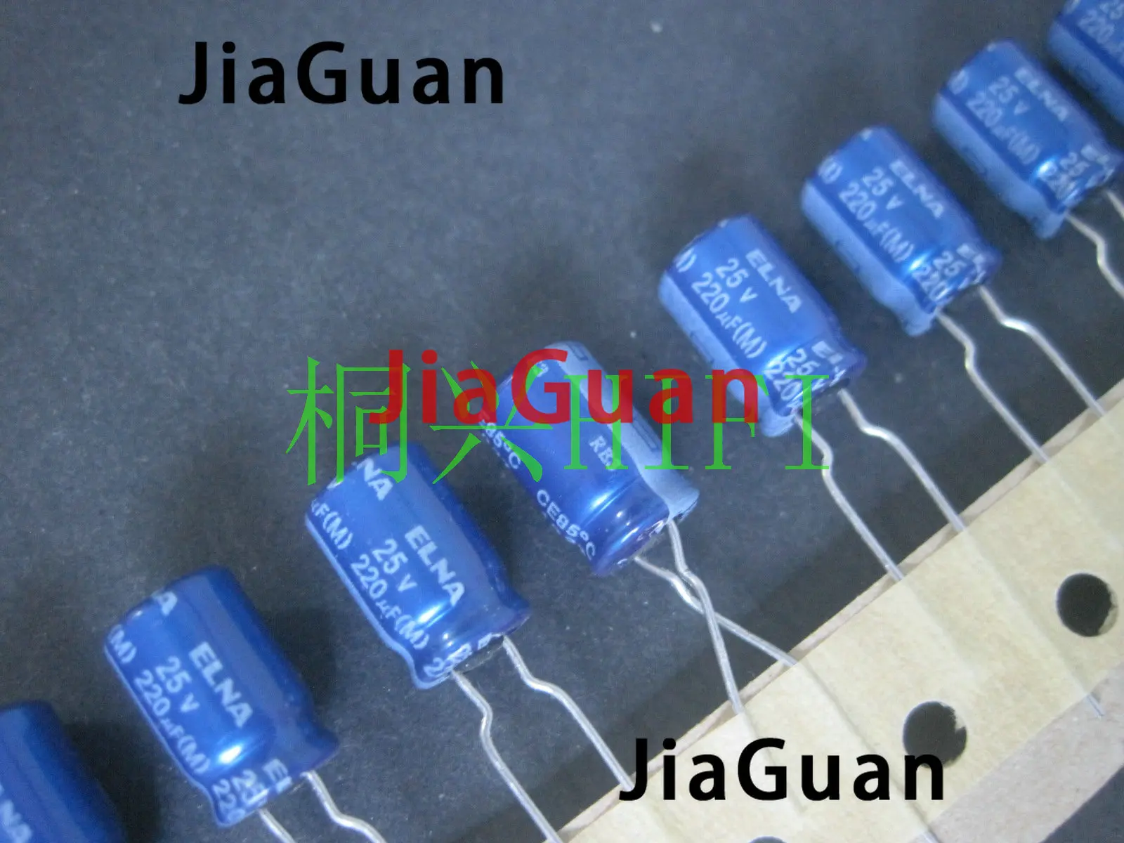 50pcs NEW ELNA RE3 25V220UF 8X11.5MM audio electrolytic capacitor 220uF/25V blue robe re3 220UF 25V