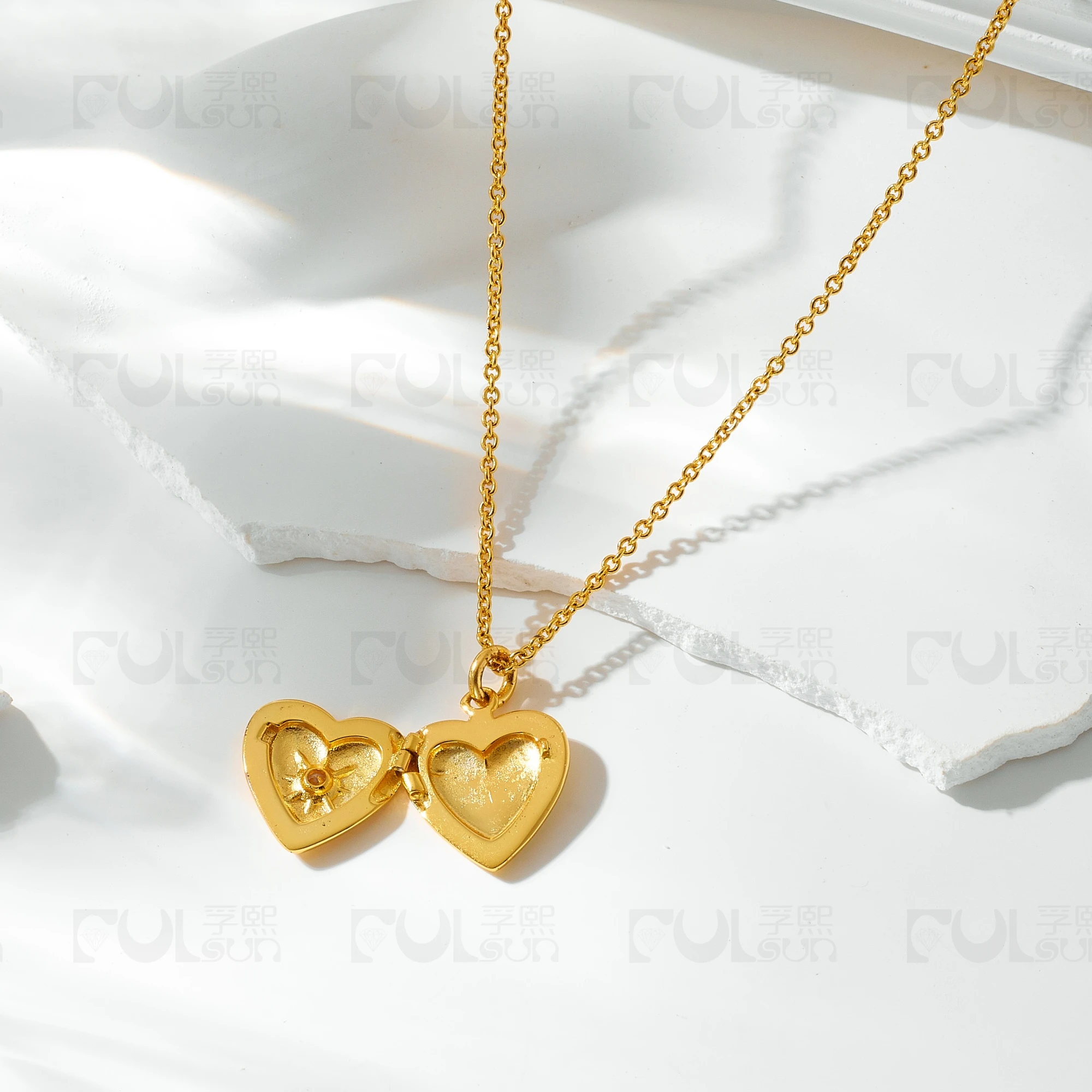 Collier avec pendentif photo e - Heart Locket Necklace Photo avis et prix