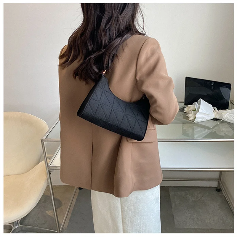 Fashion Simple Shoulder Underarm Bags Personality Texture Armpit Bag Solid Color Casual Handbags Female Pouch Tote Crossbody Bag