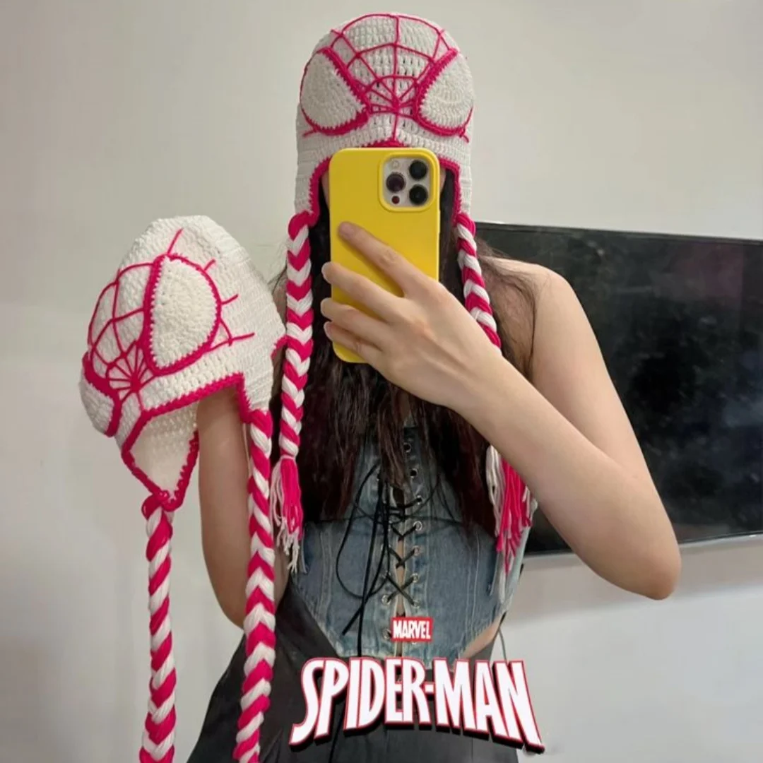 Nowa zimowa czapka z daszkiem Spider Man Twist dla kobiet Gruba pluszowa czapka z pomponem Jednokolorowa damska ciepła czapka narciarska świąteczna ﻿