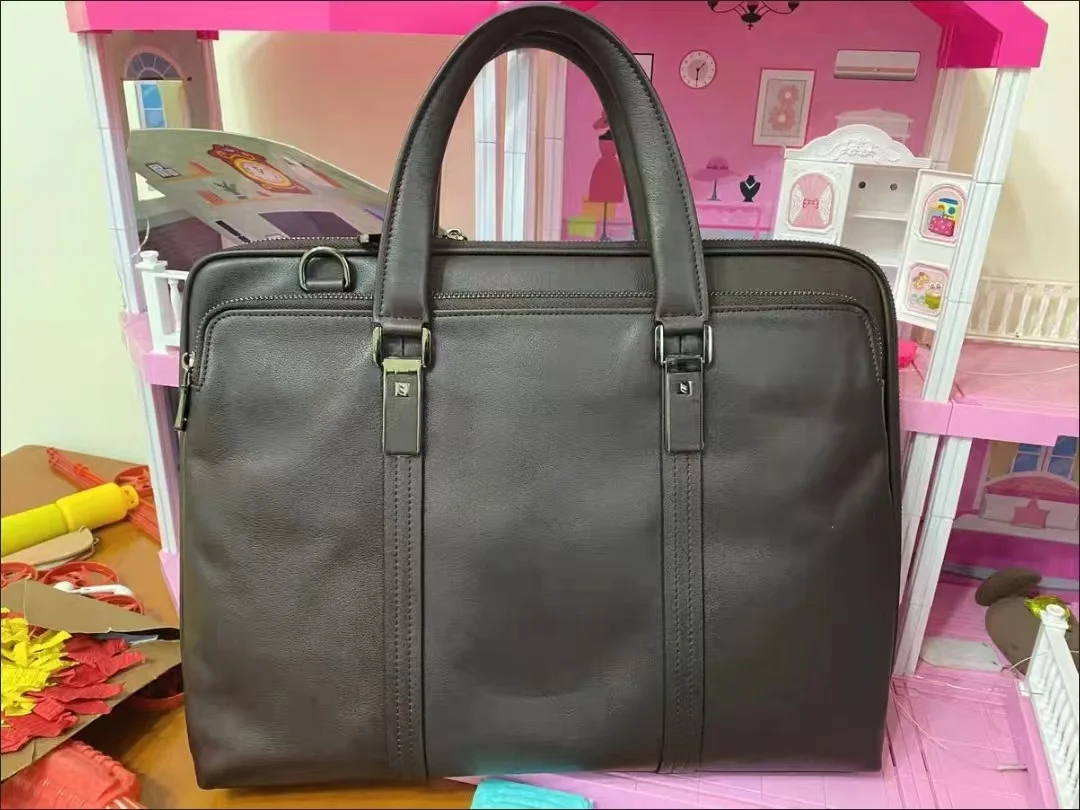 2025 nuova valigetta da uomo d'affari in vera pelle di mucca di lusso borsa a tracolla maschile da uomo borse firmate per computer portatile Messenger
