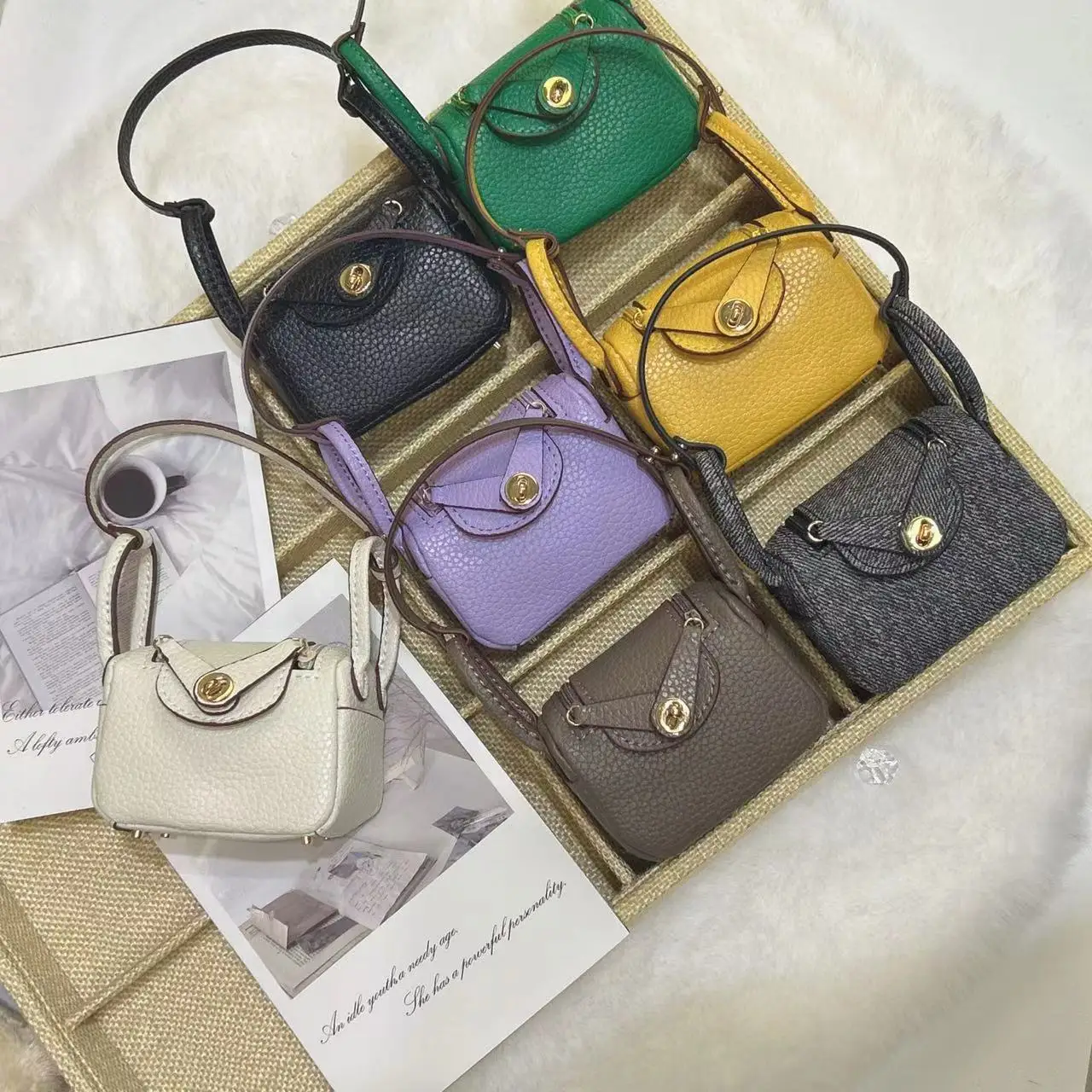 

Pendant Platinum Bag Pendant Cute Car Keychain Pendant Earphones Change Bag
