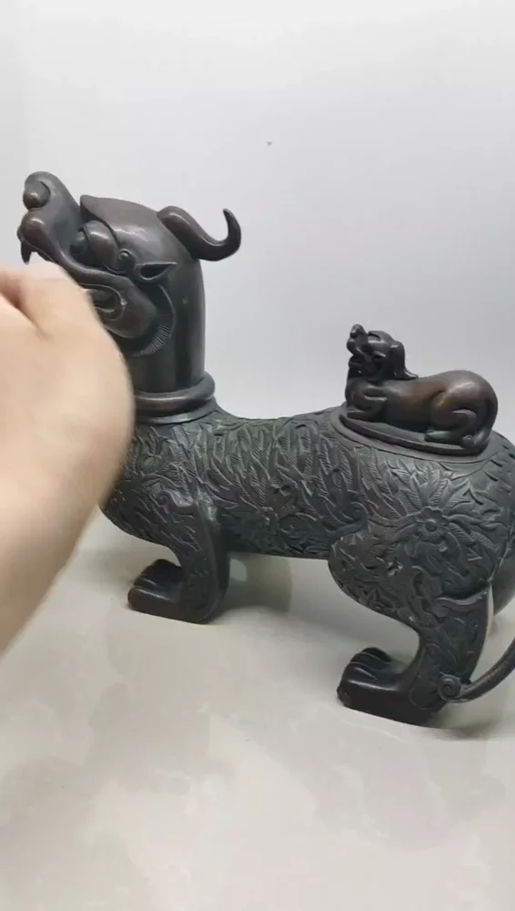 Unique Chinese Copper Bronze God Beast PiXiu Fengshui Statue Ornament Amulets