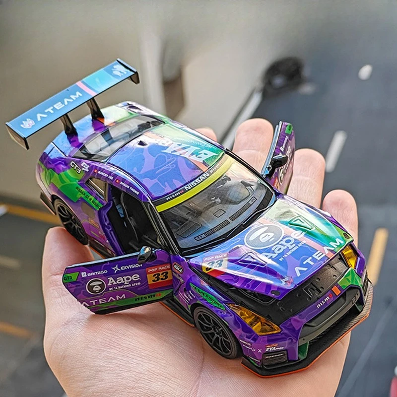 

Официально лицензированная модель спортивного автомобиля Nissan GT-R Nismo 1:32 из сплава, со звуком и светом, игрушечная машинка, подарок для парня, миниатюрная коллекционная модель, хобби.