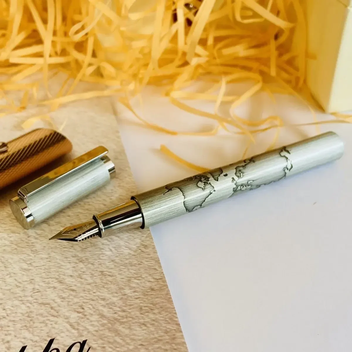 Hot BENOVEL World Map Texture Fountain Pen Fine F 0.5mm Nib Gel Pens Black High Quality Stationery Supplies Luxury Rollerball Pe