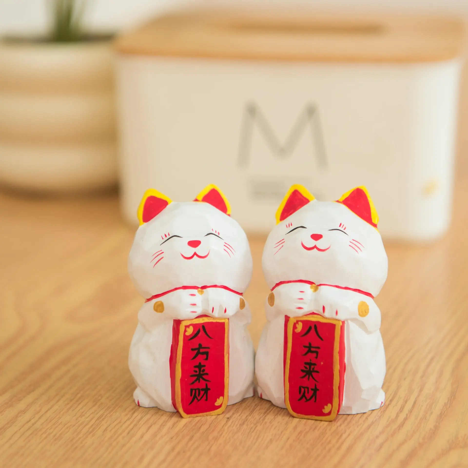 

Wooden Crafts-Carving Products-Lucky Cat Ornaments for Wealth Attraction, Desktop Decorations for Office Home