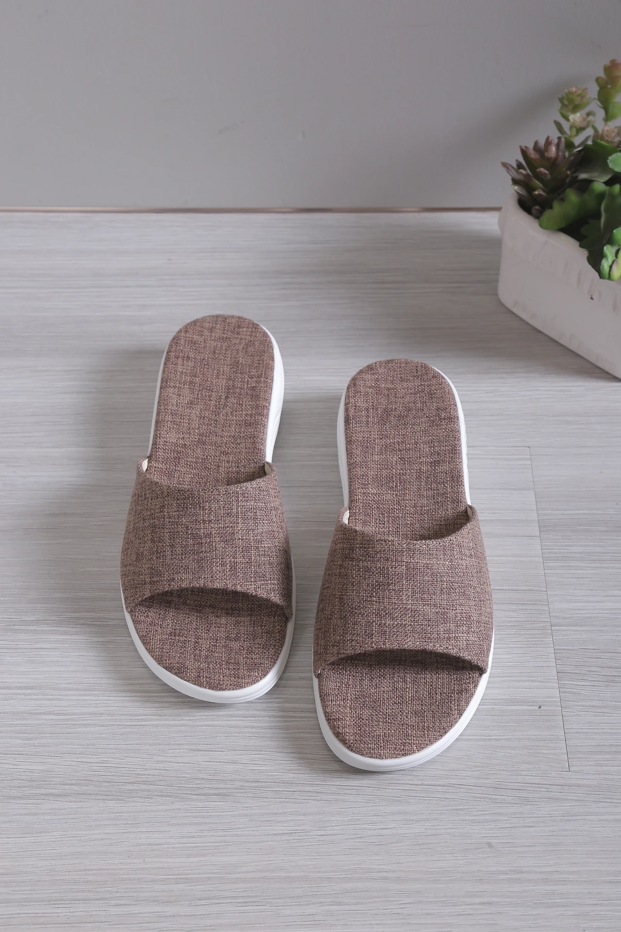 Cross border oversized slippers for summer wear with sloping soles, new casual beach women\'s sandals