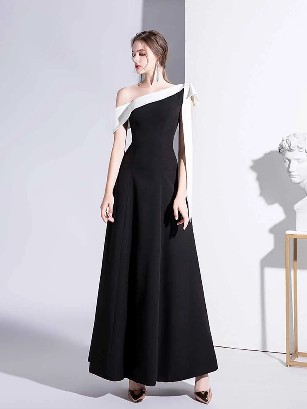 

Elegant Simple Black Evening Dress Women's One Shoulder Diagonal Collar Ribbon Bow Design Sagging Fold Gown A-Line Long Vestido