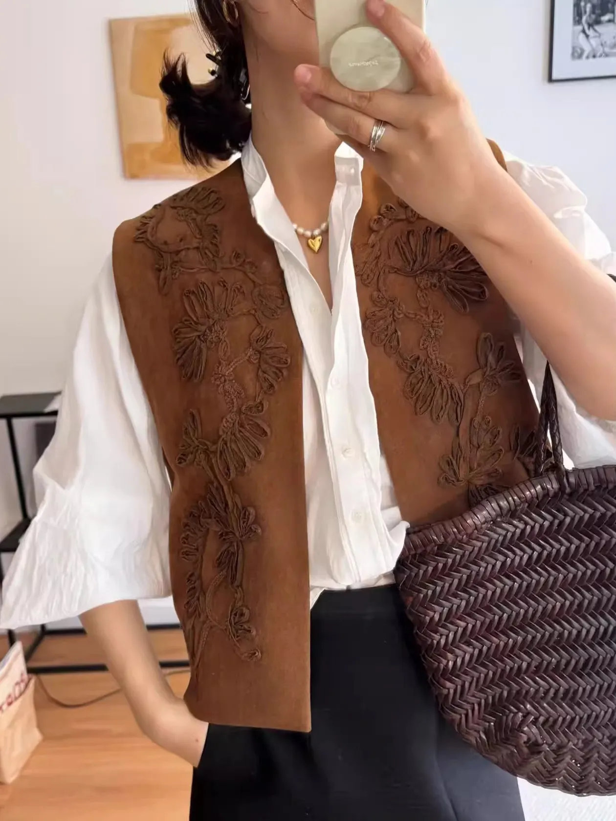 

Retro Embroidered Velvet round Ne Vest Women's Faion Spring Summer New Arrival Polyester Fiber Versatile Sle V-ne