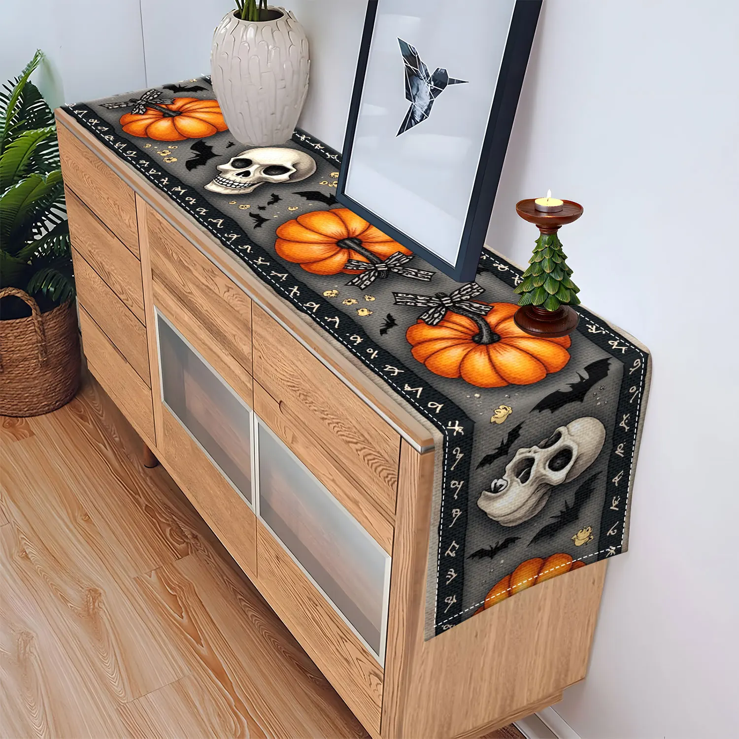 قطعة واحدة من مفرش طاولة الهالوين ذو الطابع الداكن، يتميز بجمجمة واليقطين والهيكل العظمي وأنماط الخفافيش، مناسب لحفلات الهالوين والديكورات الداكنة #5