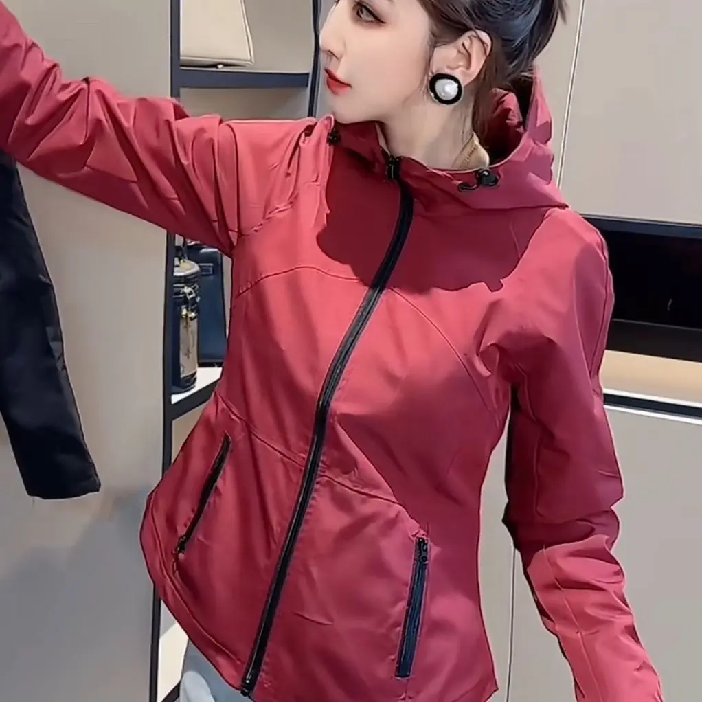 

Trench Coat Buttoned To The Top Woman Clothing Structured Layeringure Single Sided Wears Knee-Over Decorative Perfect