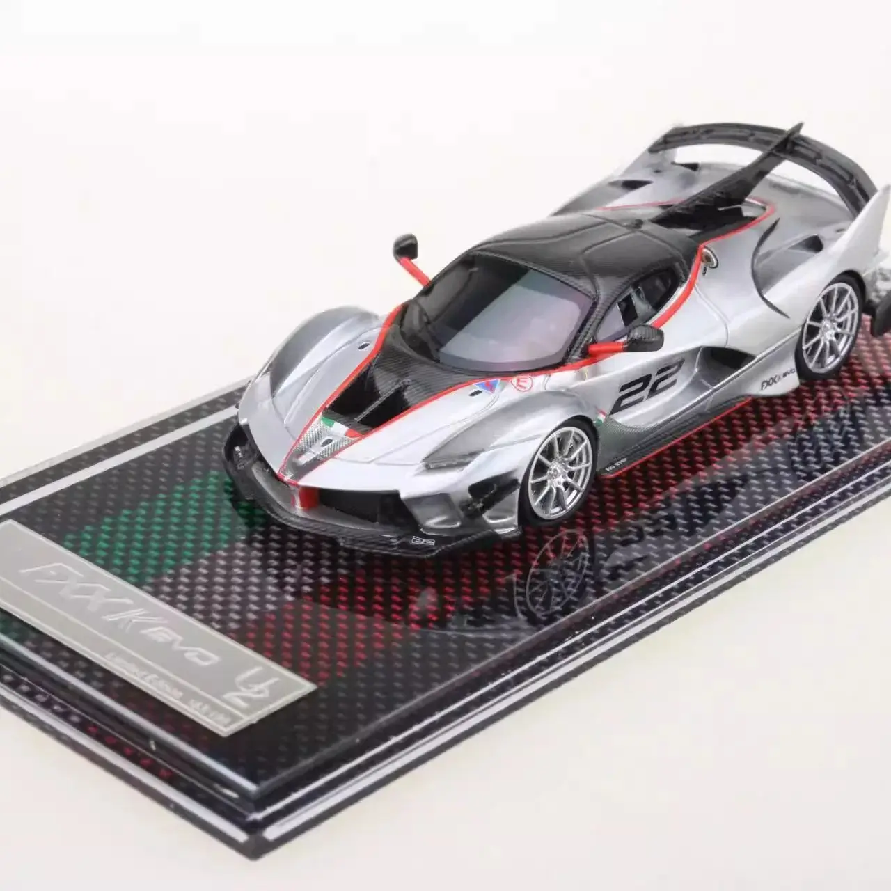 2025年コレクションギフトスケール、U2 1:64 FXXK EVO シルバーカラー レジン製モデルカー在庫あり