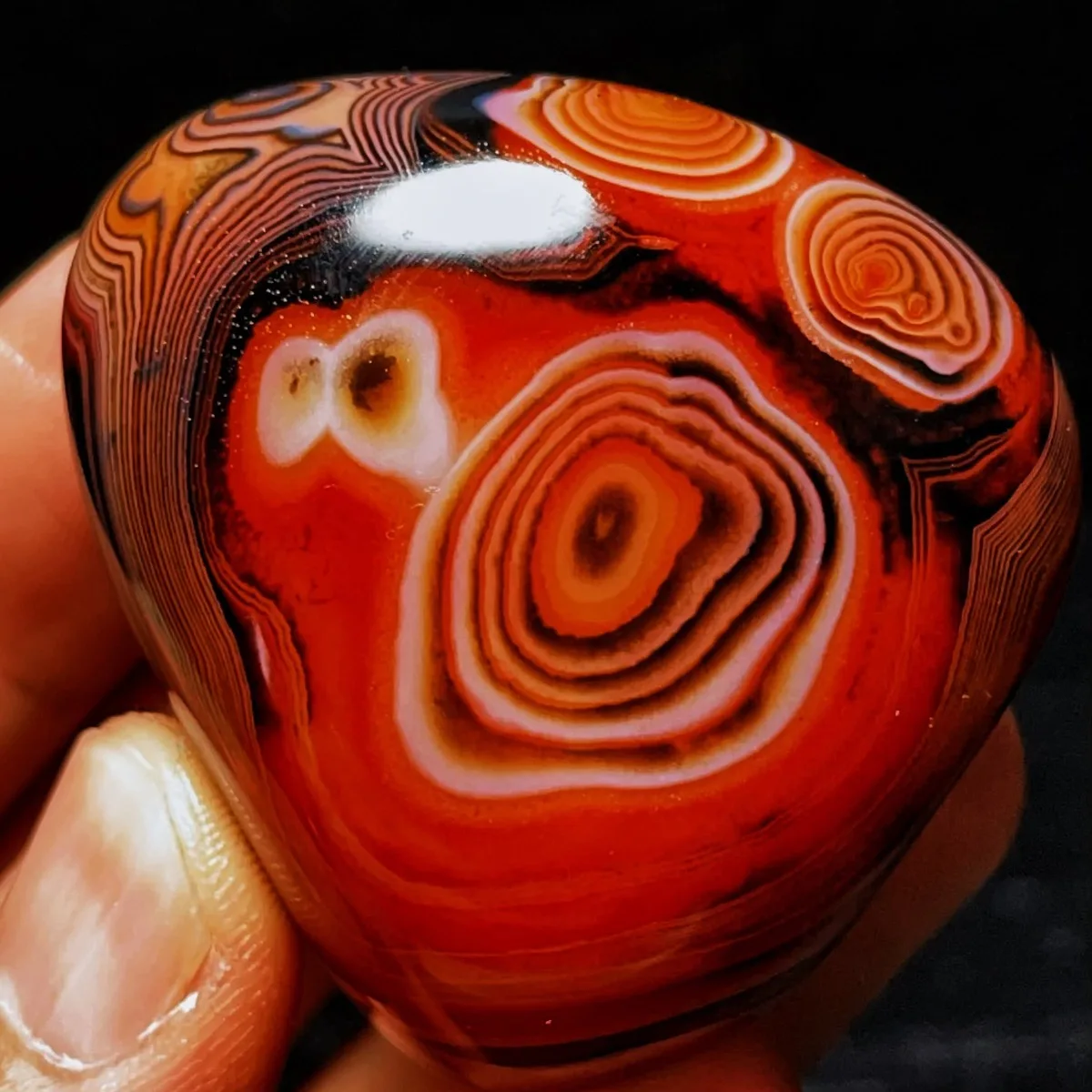 Colorful Pattern Banded Agate Worry Stone, Vibrant Color, Tumbled Polished, Table Decor, Natural Stone, Crystal Collection
