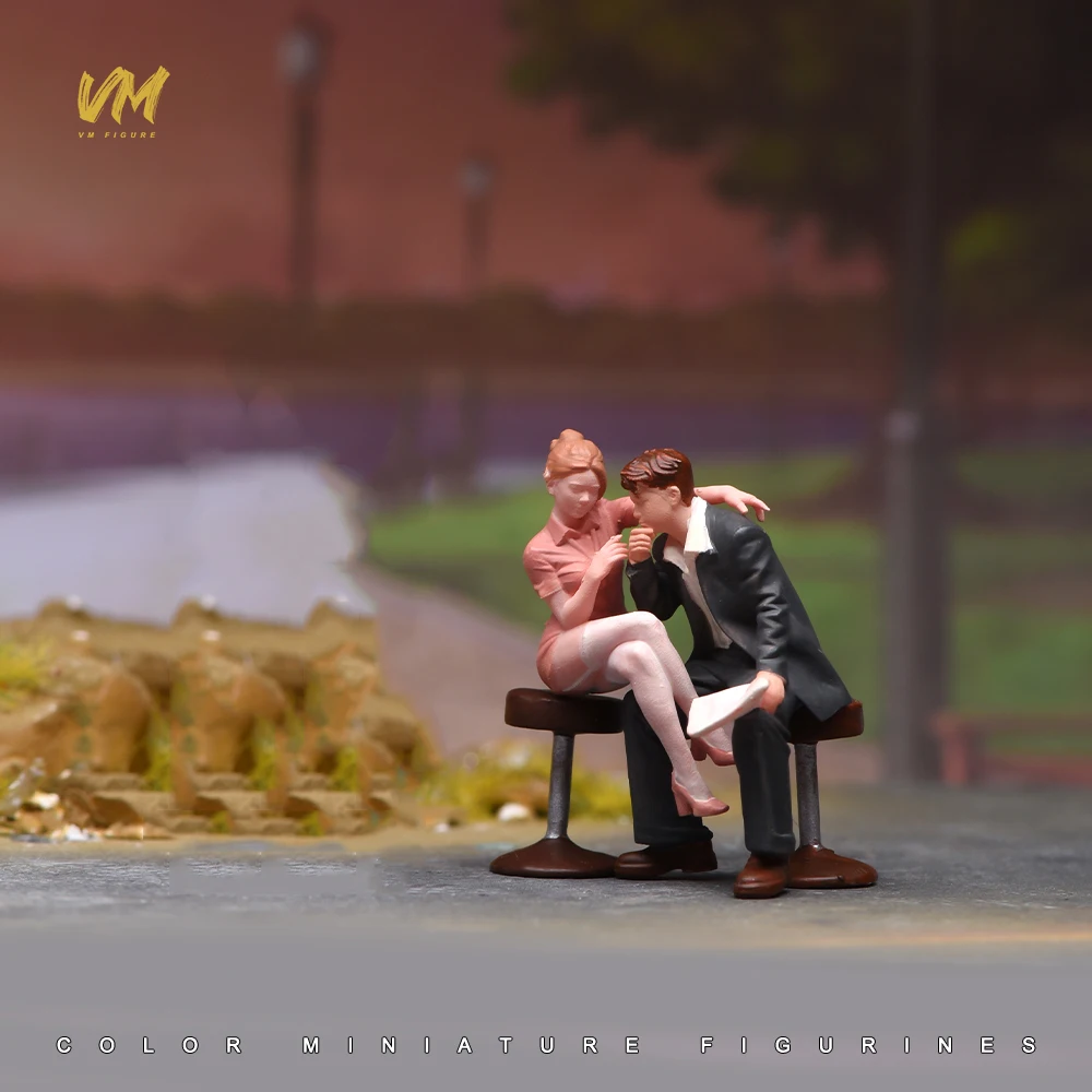 Miniatures peintes à l'échelle 1/64 1/43 1/18, couple en position assise ambiguë, figurine de scène féminine et masculine, modèle non peint pour voiture