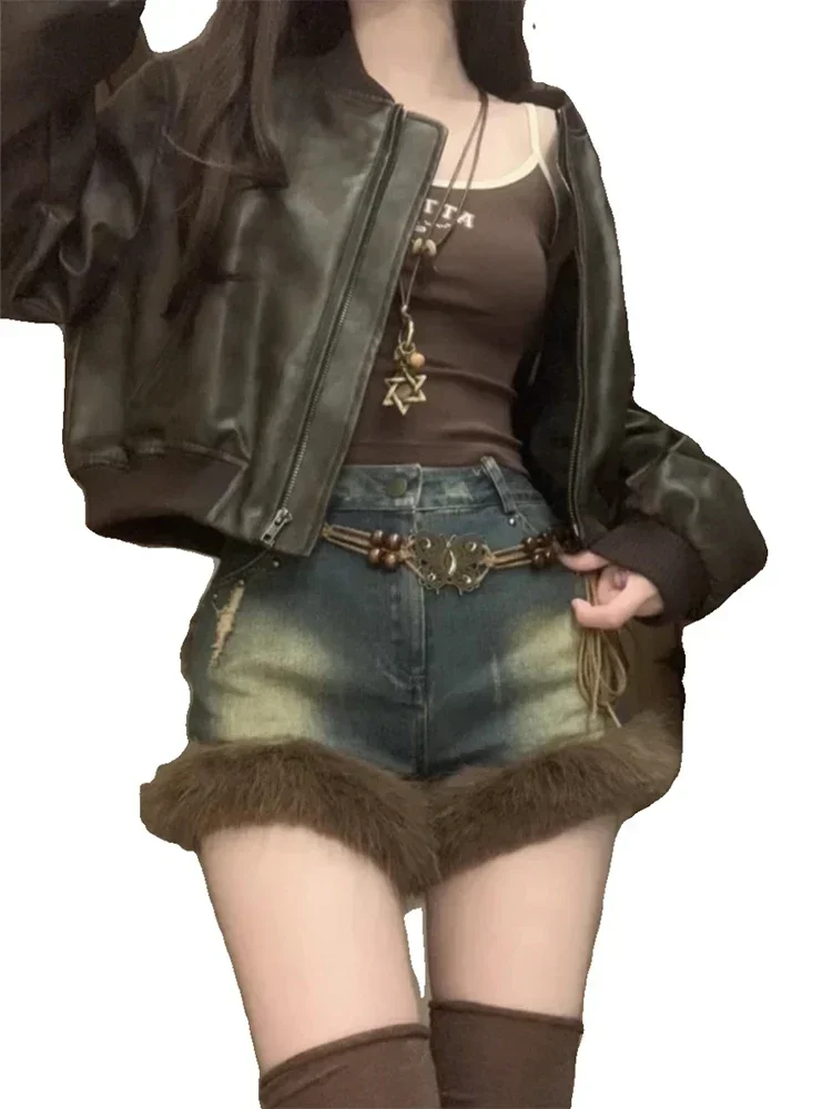 Pantaloncini di Jeans Patchwork in pelliccia sintetica da donna Y2k Mini pantaloncini di Jeans a vita alta Vintage Harajuku pantaloni da Cowboy coreani estate 2000s vestiti