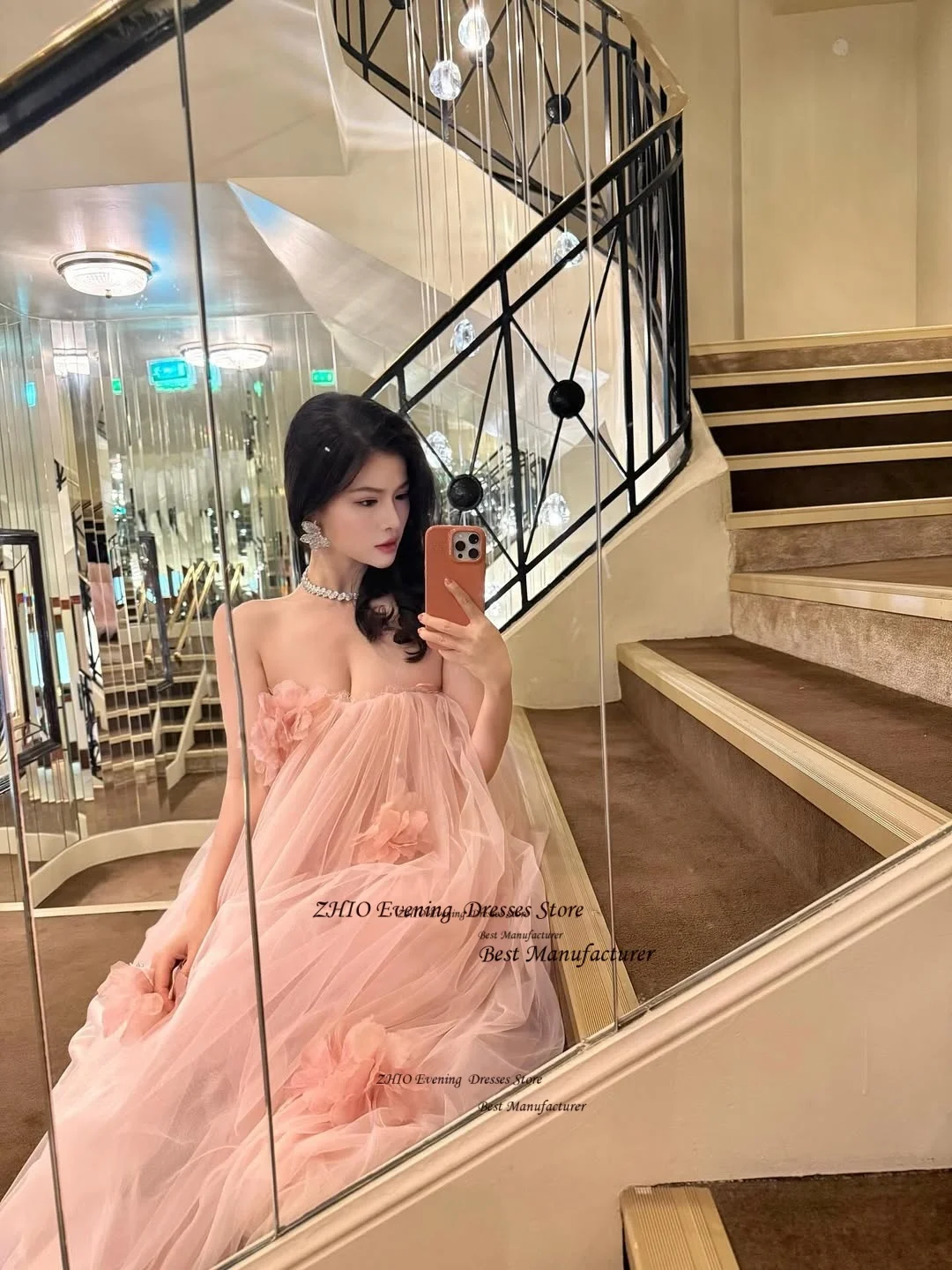 ZHIO Элегантное розовое тюлевое вечернее платье с иллюзией и цветочной аппликацией, плиссированное длинное вечернее платье без бретелек, без рукавов, платье для выпускного вечера по индивидуальному заказу