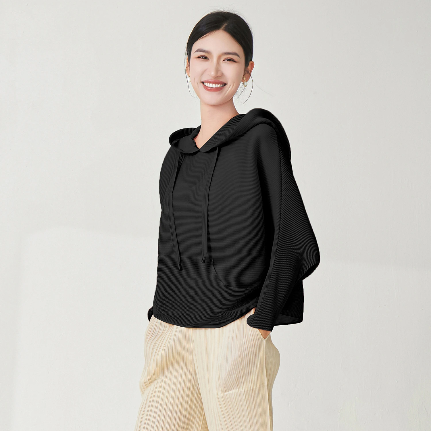 Factory Direct Quick Delivery Women's Fashion Tops Design Stretch Loose Hooded Tops Miyake Pleated Tops