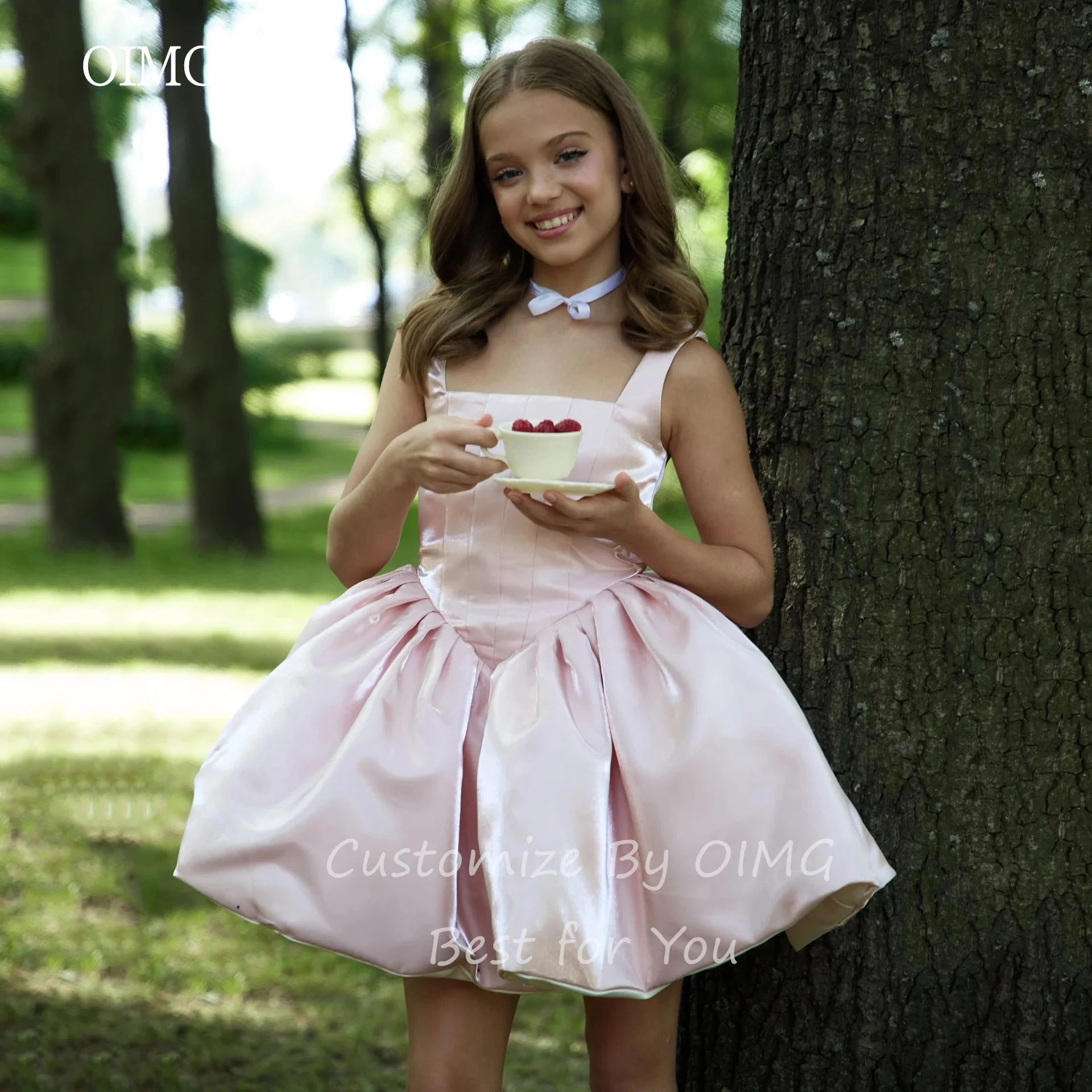 فساتين حفلات OIMG كلاسيكية وردية صغيرة من الساتان برقبة مربعة بدون ظهر فستان رسمي للحفلات فستان سهرة قصير 2025 مخصص