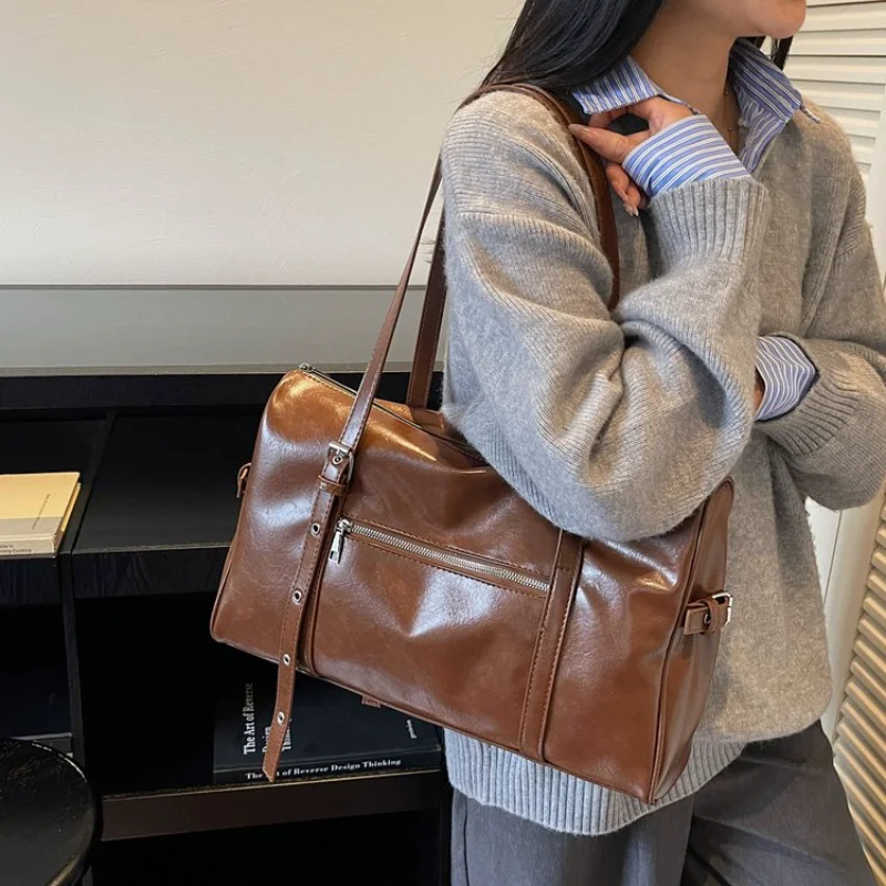 

Women's Vintage Cylinder Leather Shoulder Bag with Front for Daily Casual Office Streetwear Weekend Travel Errands & Daily Use