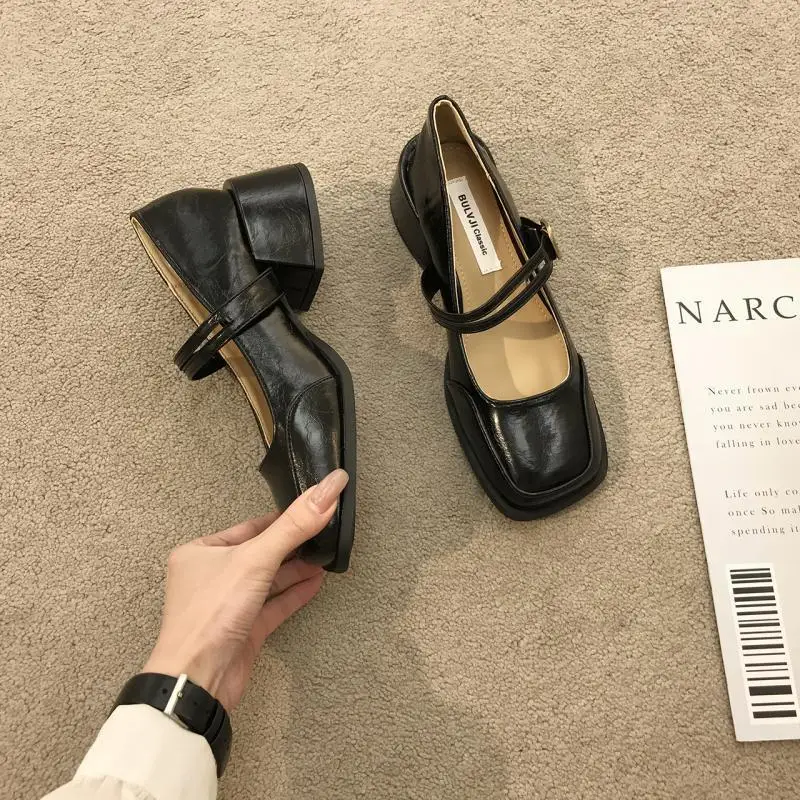 Retro Temperament Square Toe Thick Heel Small Leather Shoes for Women