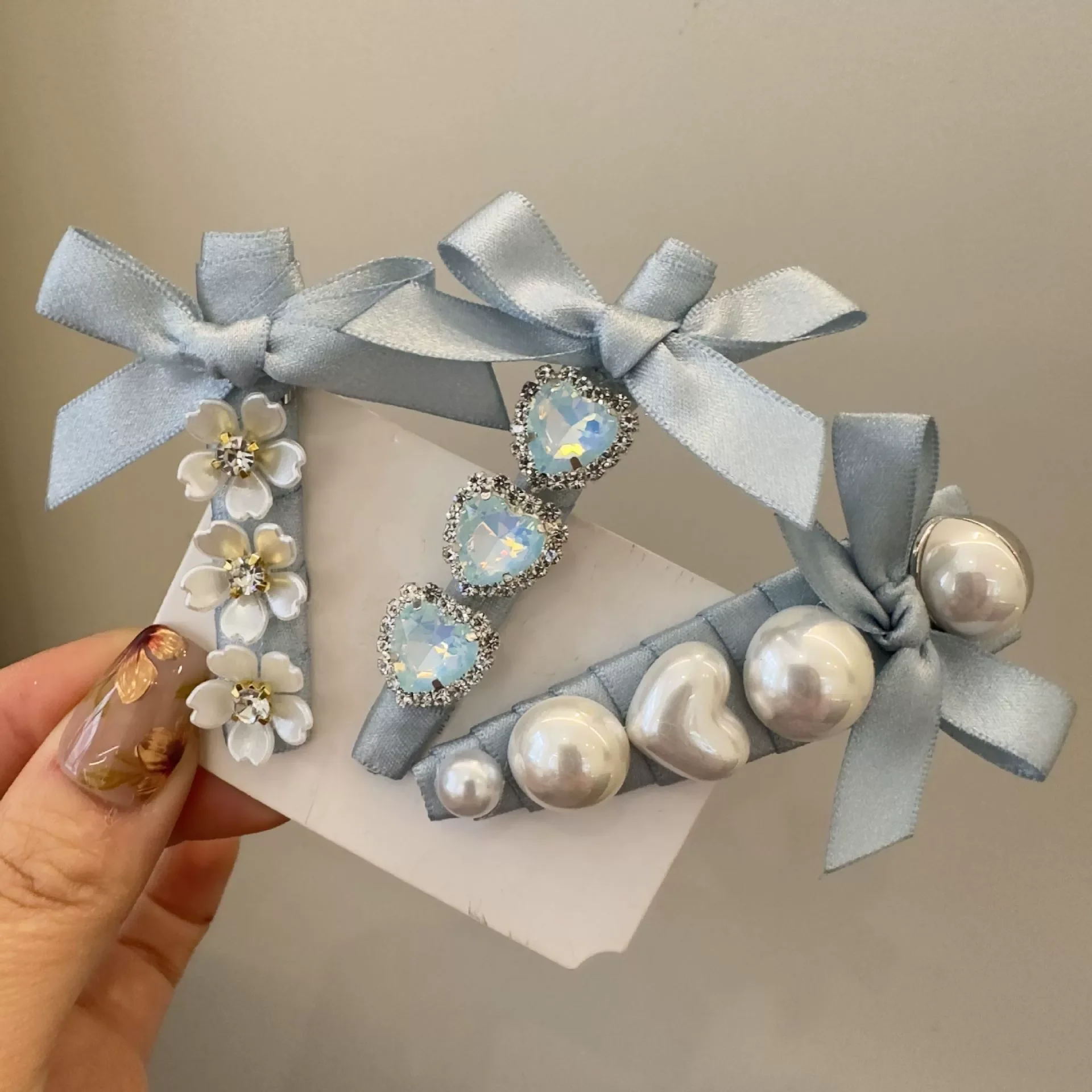

Korean New Light Blue Bow Hair Clip With Pearl Rhinestone Minimalist Design Duckbill Clip Hair Accessories Girls Trendy Hairpins