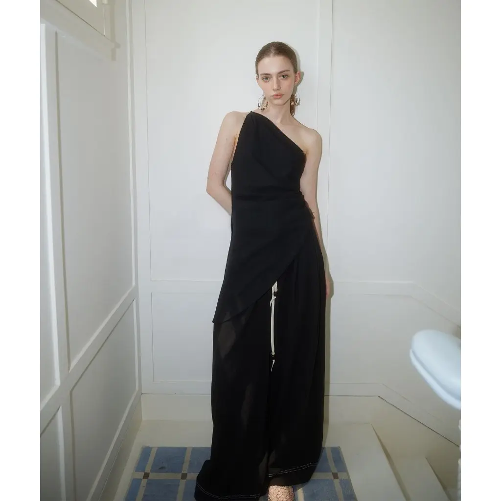 

Mega.M Minimalist Smart Sling Shirt 13 Lines Sexy Fashion Asymmetric Top High Intelligence Oblique Shoulder Design Women's Vest