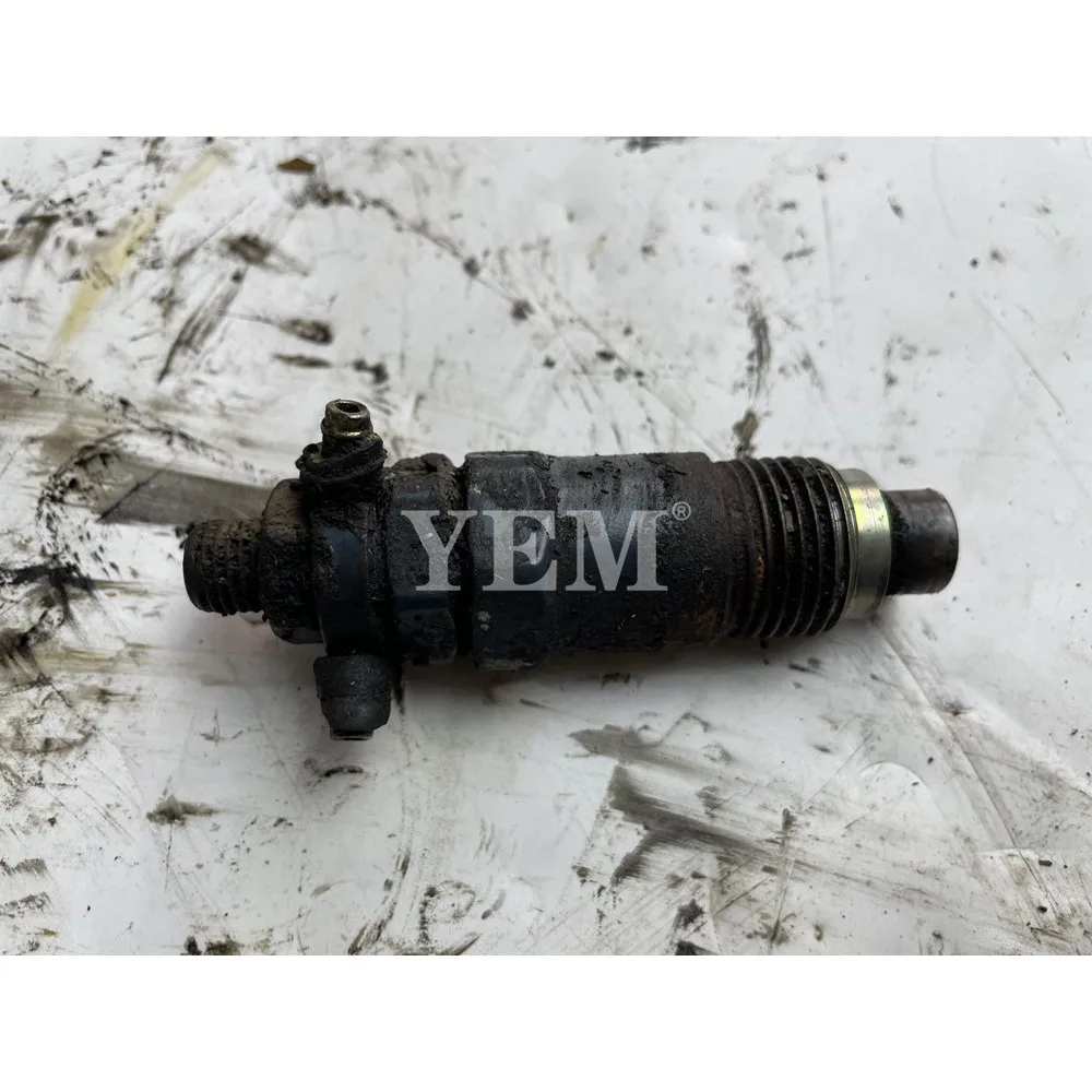 

For Kubota diesel engine parts D1302 Injector .