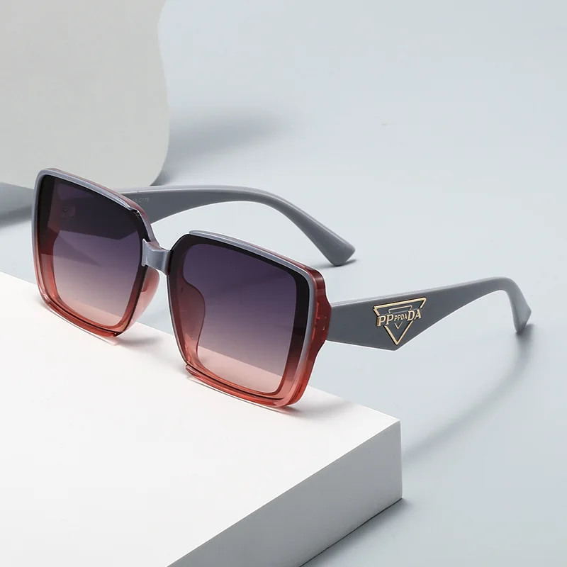 

Новые роскошные женские квадратные солнцезащитные очки 2026 года, стильная оверсайз-оправа, защита от УФ-излучения, универсальный аксессуар для повседневной носки и образов в стиле INS