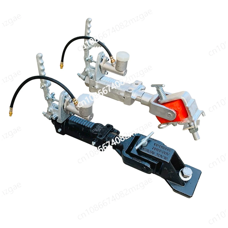 

Обертовый на 360 градусов австралийский ударный разъем с дополнительными гидравлическими тормозами и тросными тормозами.