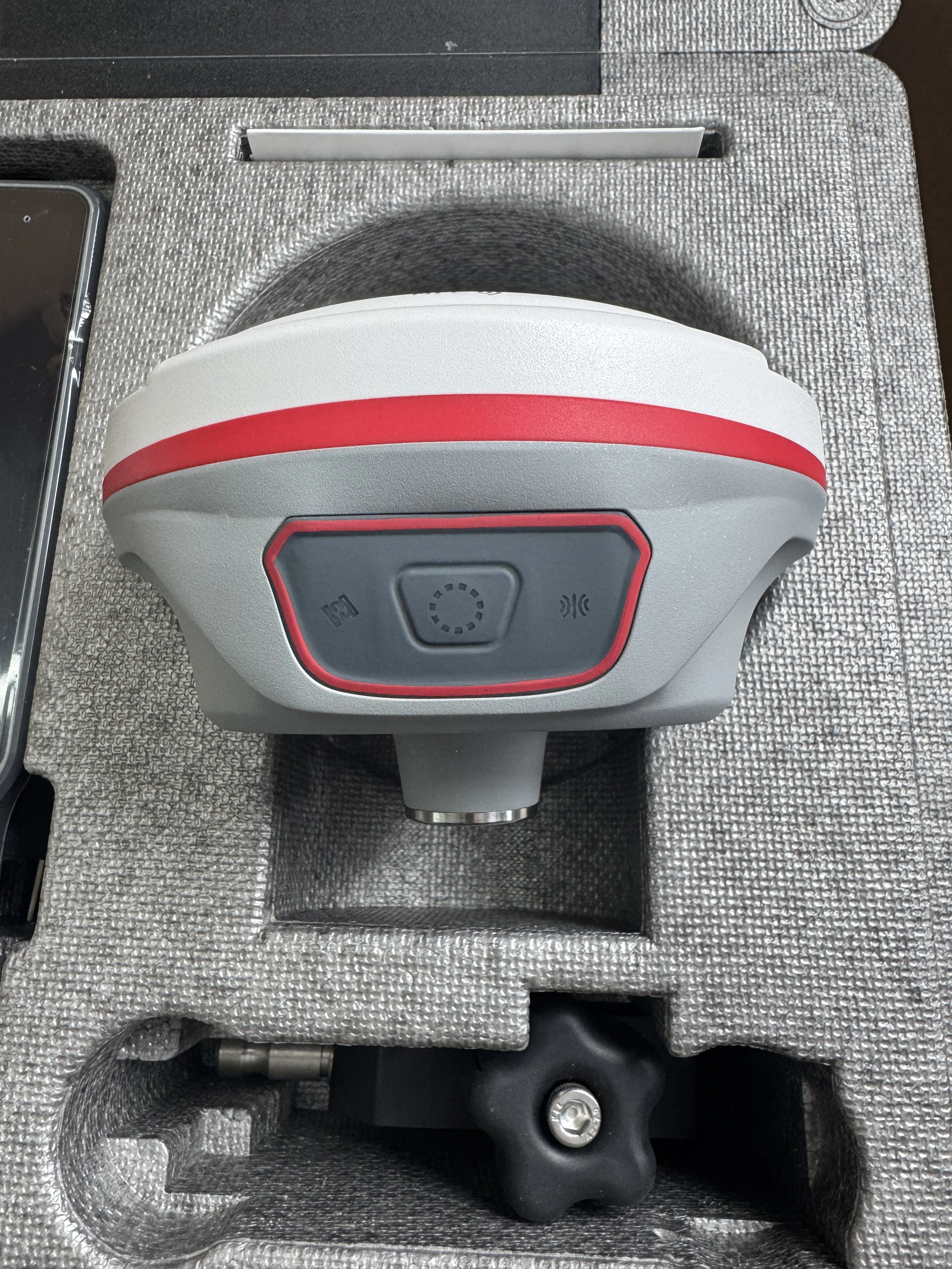 Low Price and High-quality RTK SINO T10PLUS GPS Land Surveying Equipment with IMU Function RTK GNSS, Language Selectable
