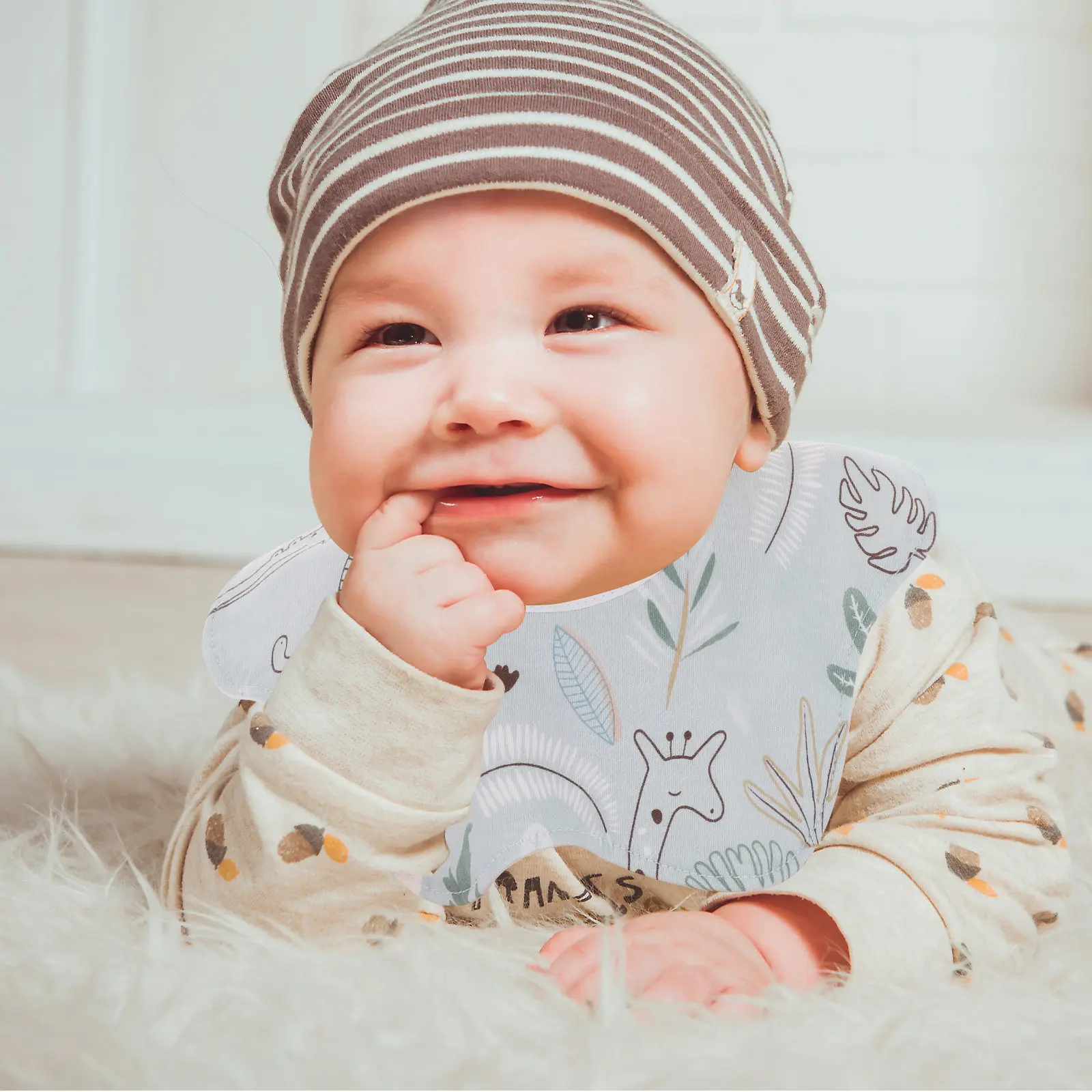 lot-de-5-bavoirs-bandana-unisexes-pour-bebes-absorbants-en-coton-pour-l'alimentation-et-la-dentition-des-nouveau-nes-portables