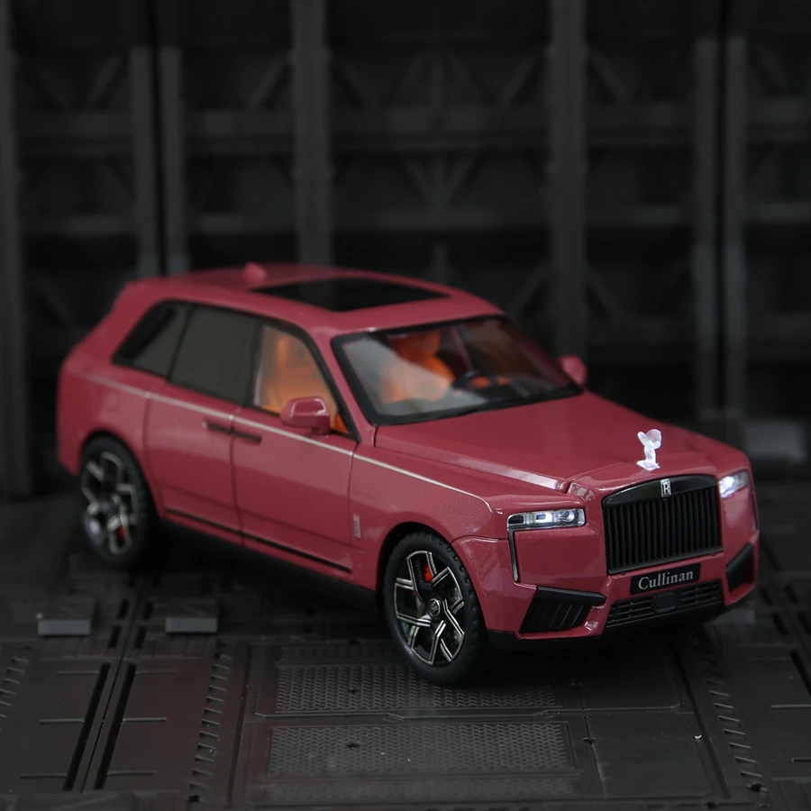 

1:24 Cullinan alloy car model door can be turned to shock-proof children's pull-back toy with rich details fine workmanship