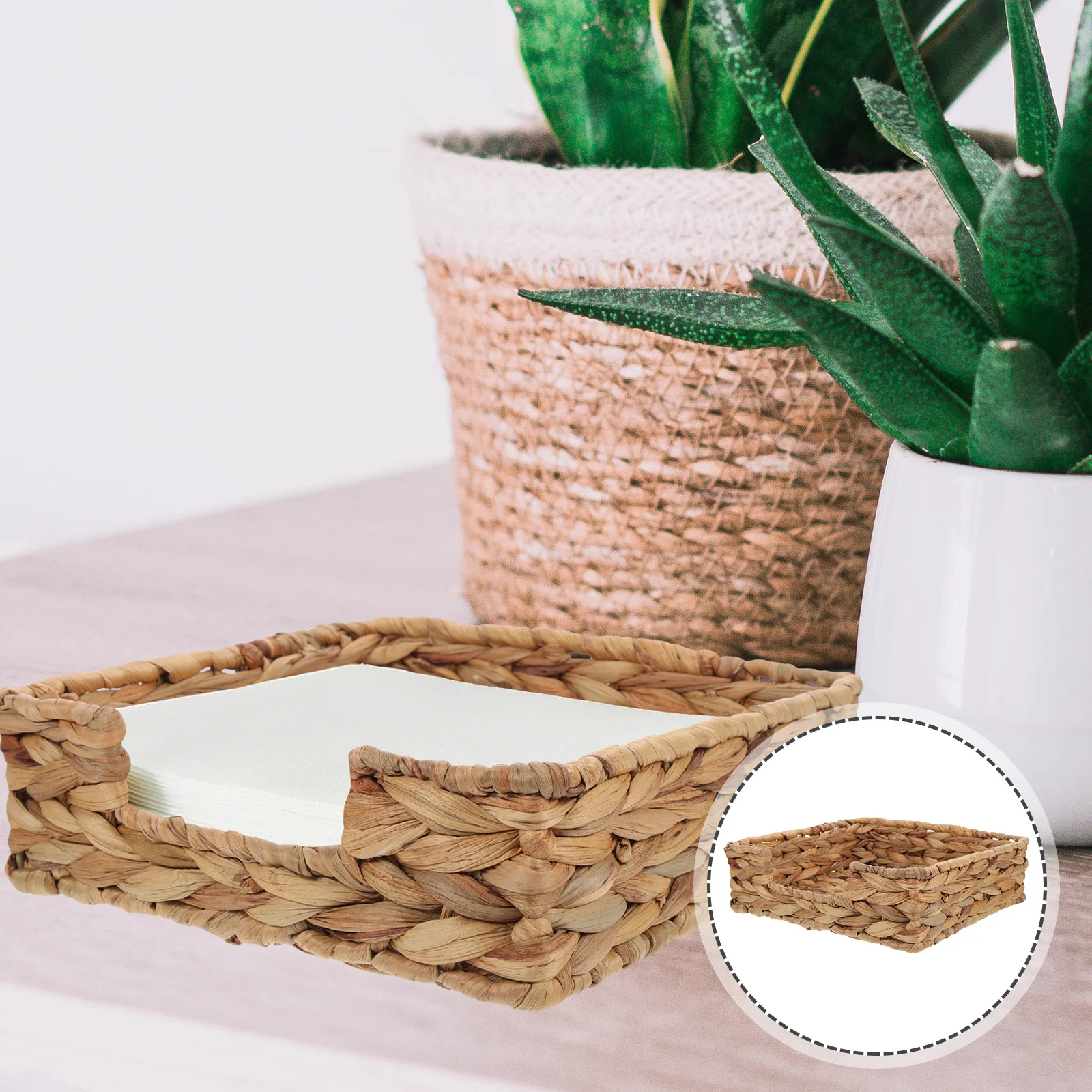 

Rustic Style Woven Basket Square Tissue Box Holder Decorative Desktop Napkin Container Natural Storage Basket for Home Cafe