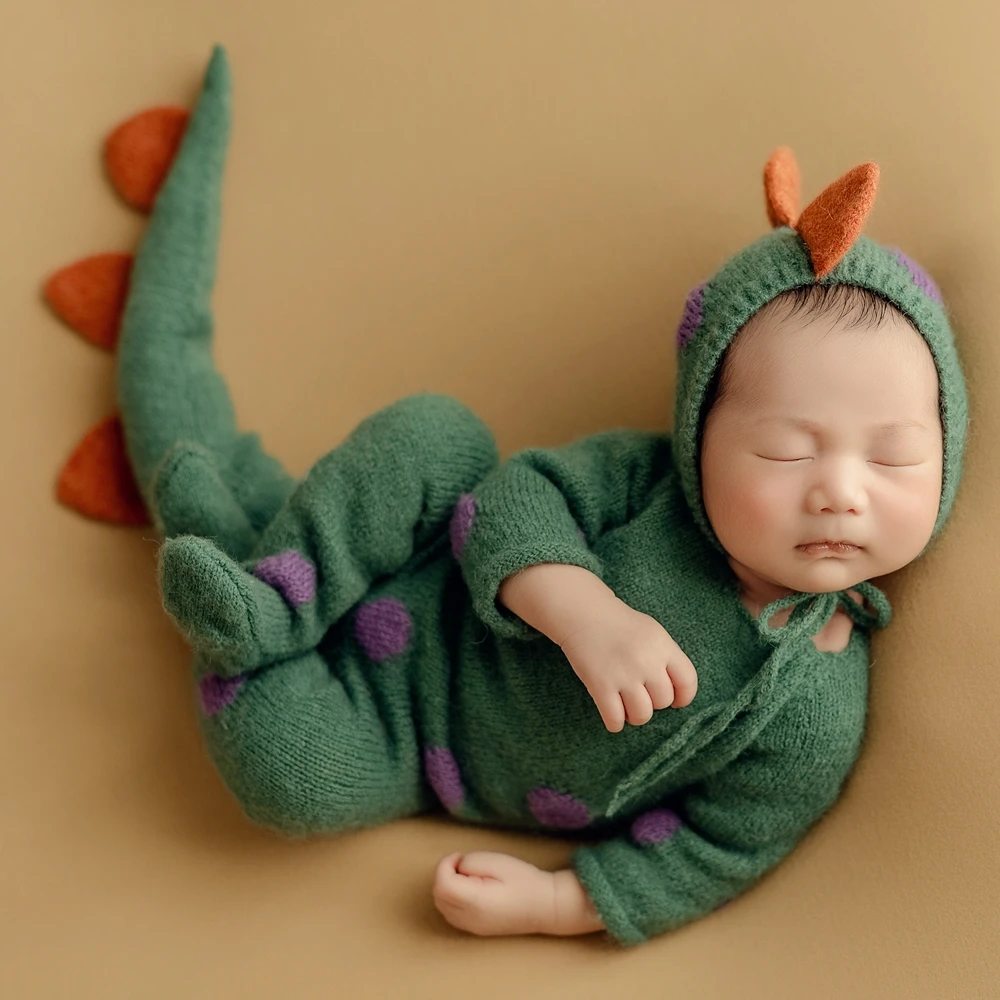 Footed Newborn Dianosaur Costume Baby Photography Props Dragon Newborn Boy Clothes Photo Knitted Animal Baby Photography Outfit