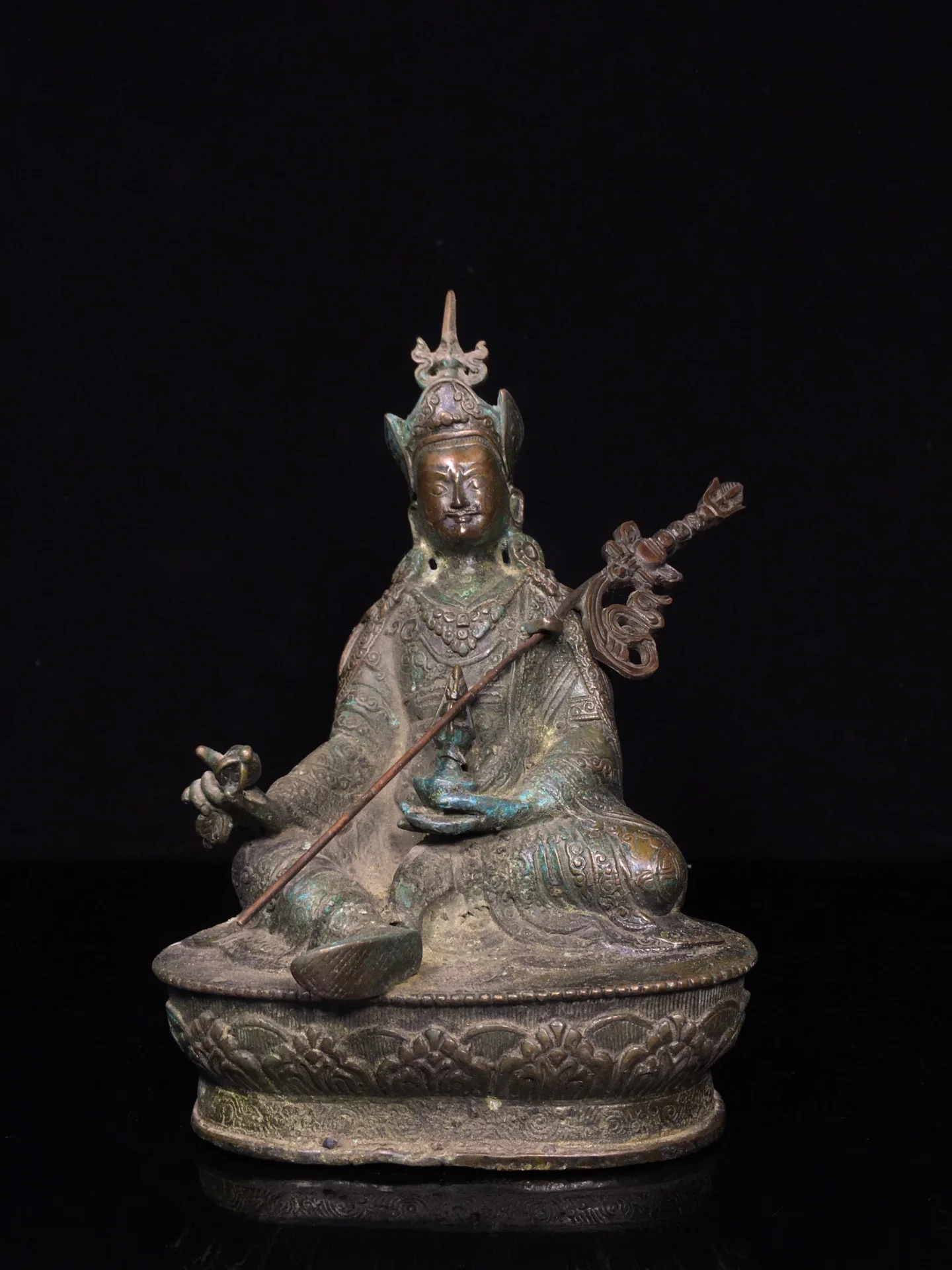 

Bronze STATUE Seiko Pure Copper Padmasambhava Guru Rinpoche Master 21x12.5cm, weighing 0.8kg